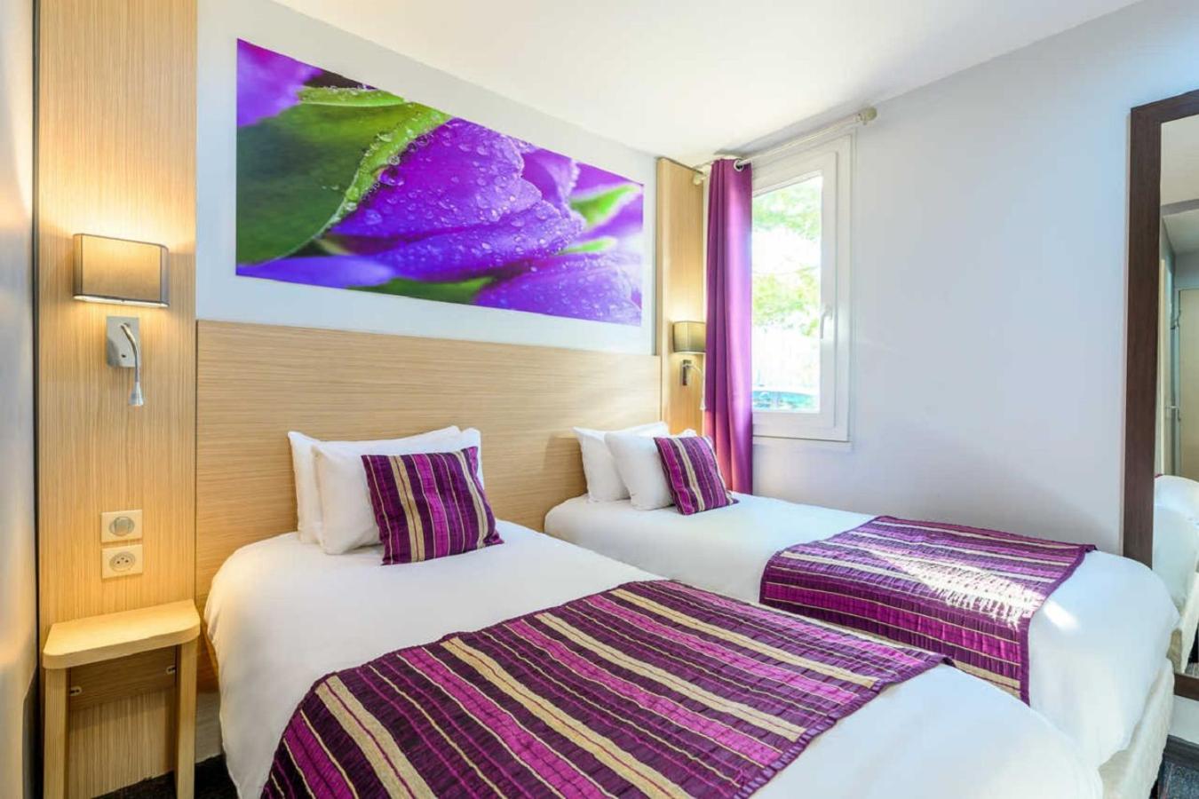 Twin Room - Photo 2