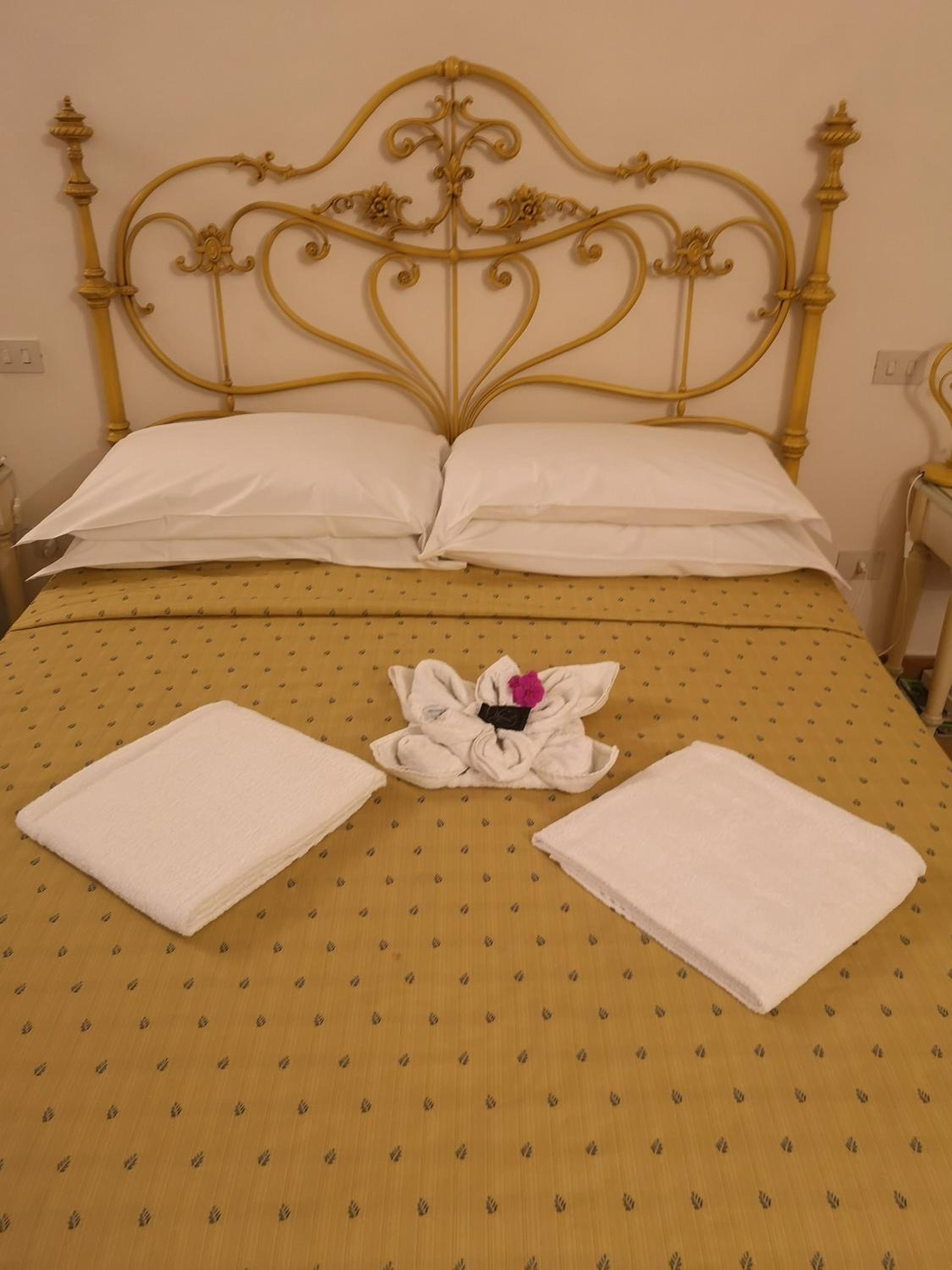 Standard Double/Twin Room - Photo 1