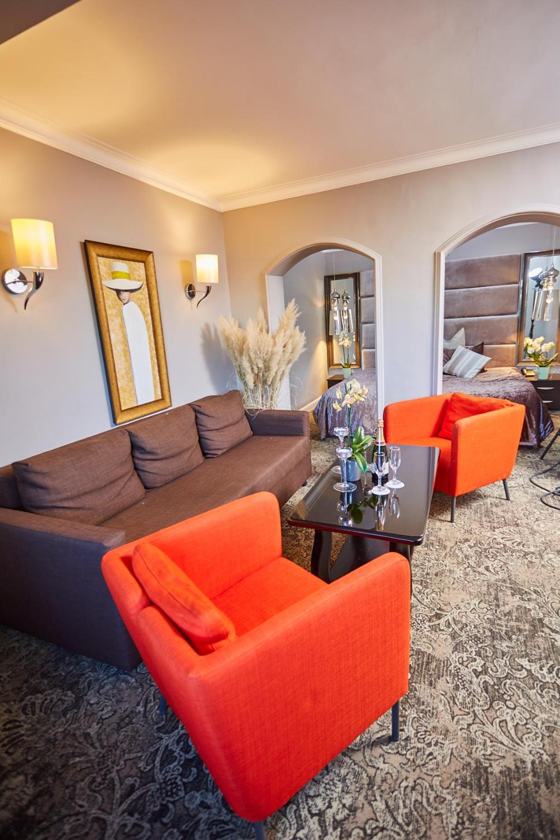 Deluxe Apartment with Free Parking