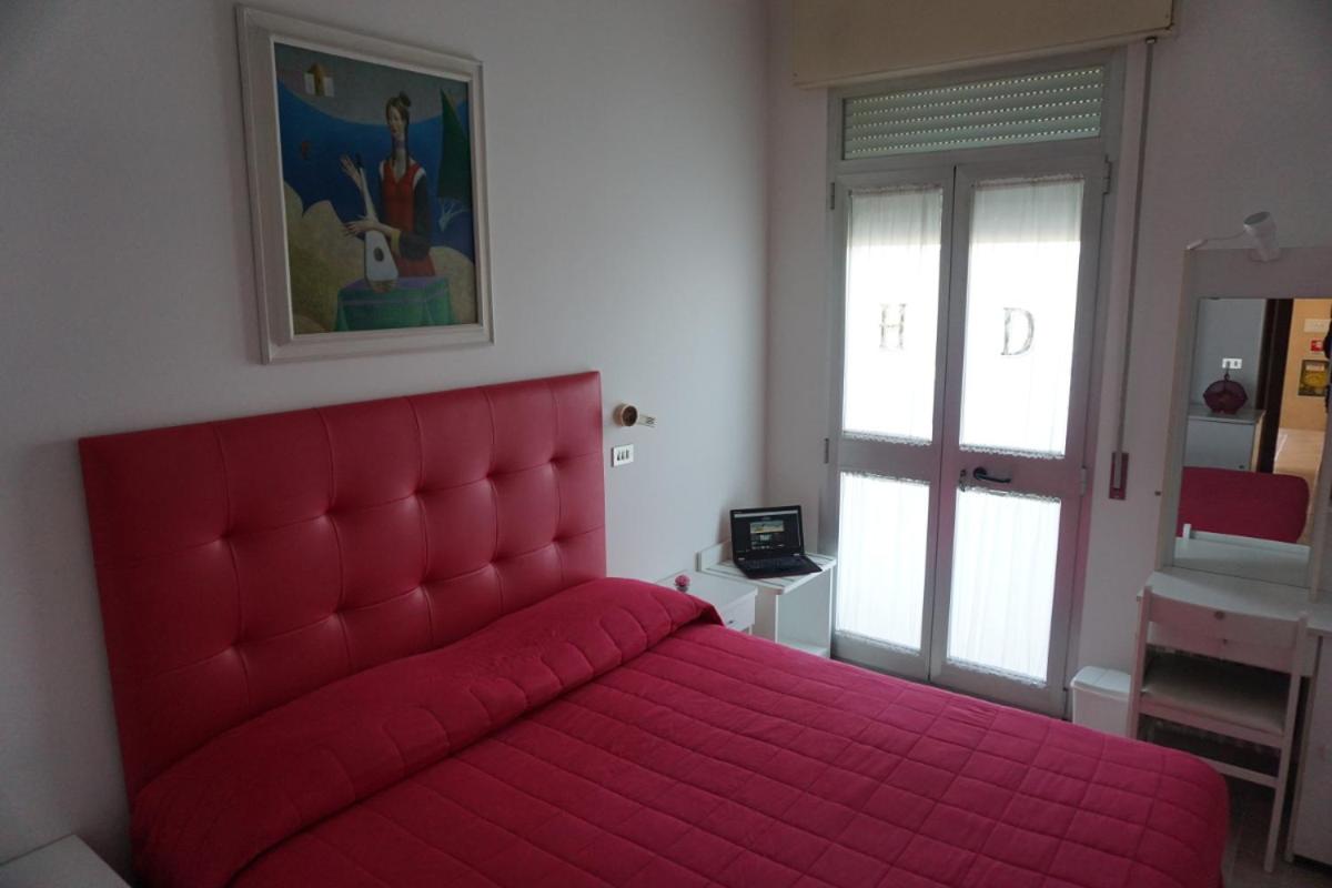 Double or Twin Room photo 2