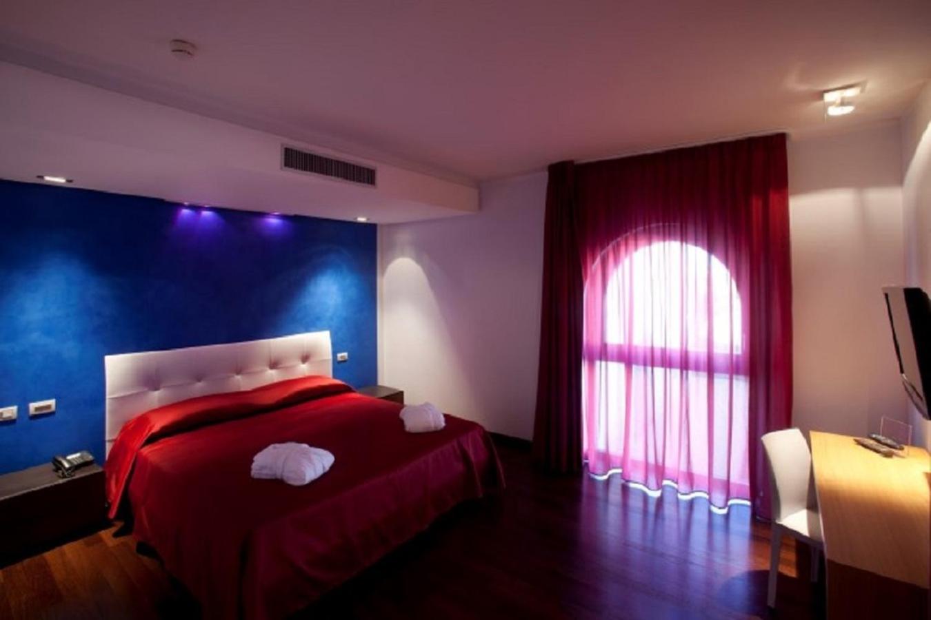 Suite - Photo 4