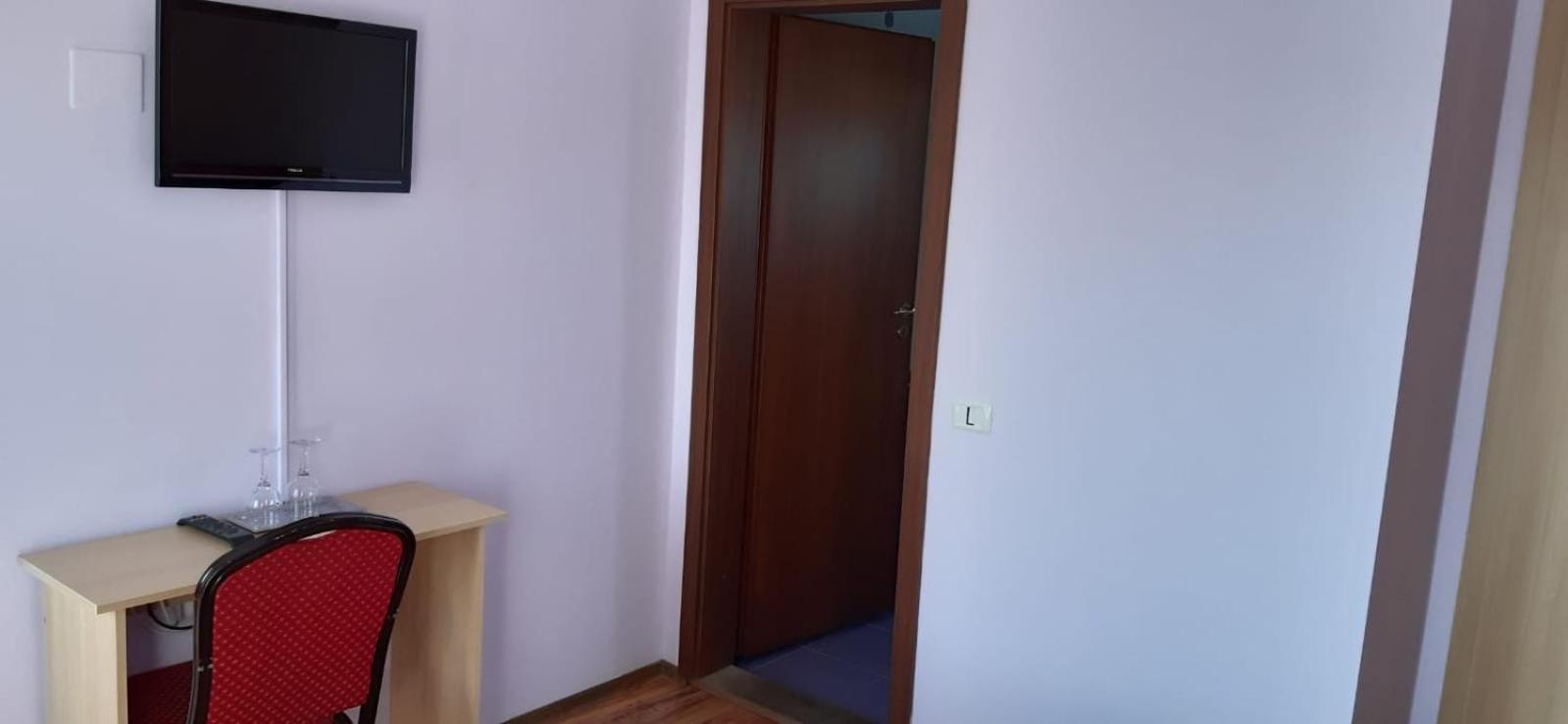 Double or Twin Room with Lake View
