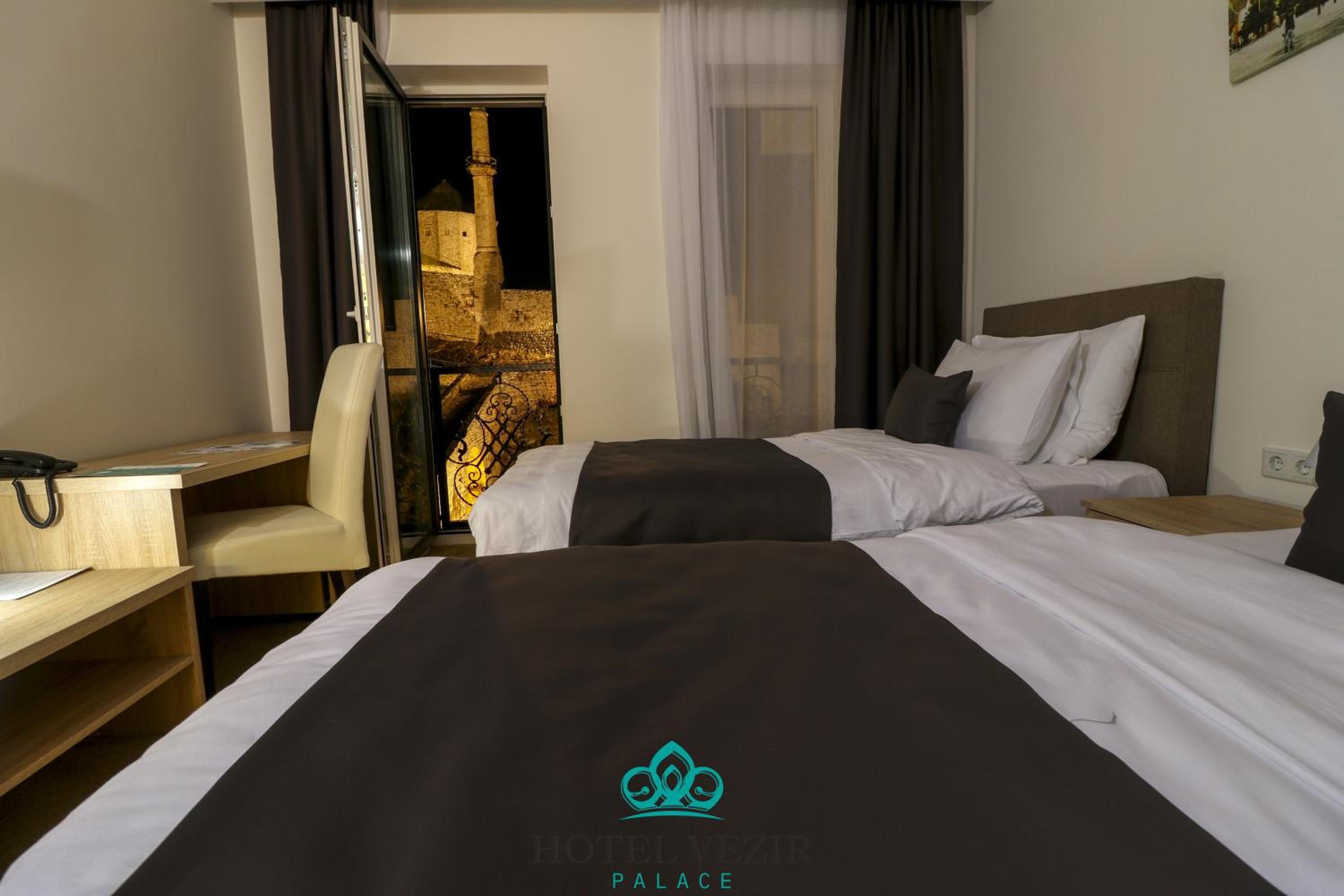 Double Room with Mountain View - Photo 1