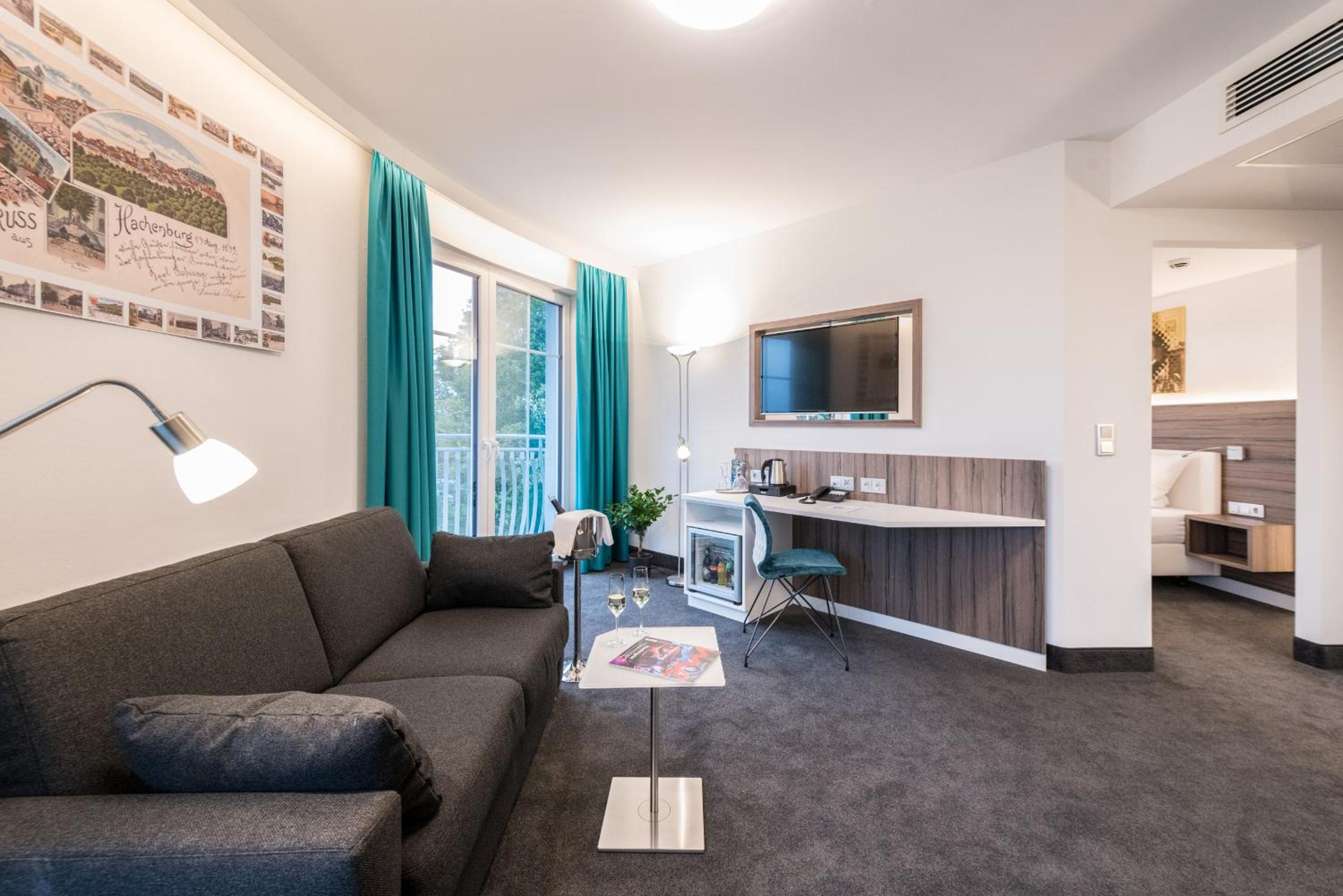 Junior Suite with Balcony - Photo 1