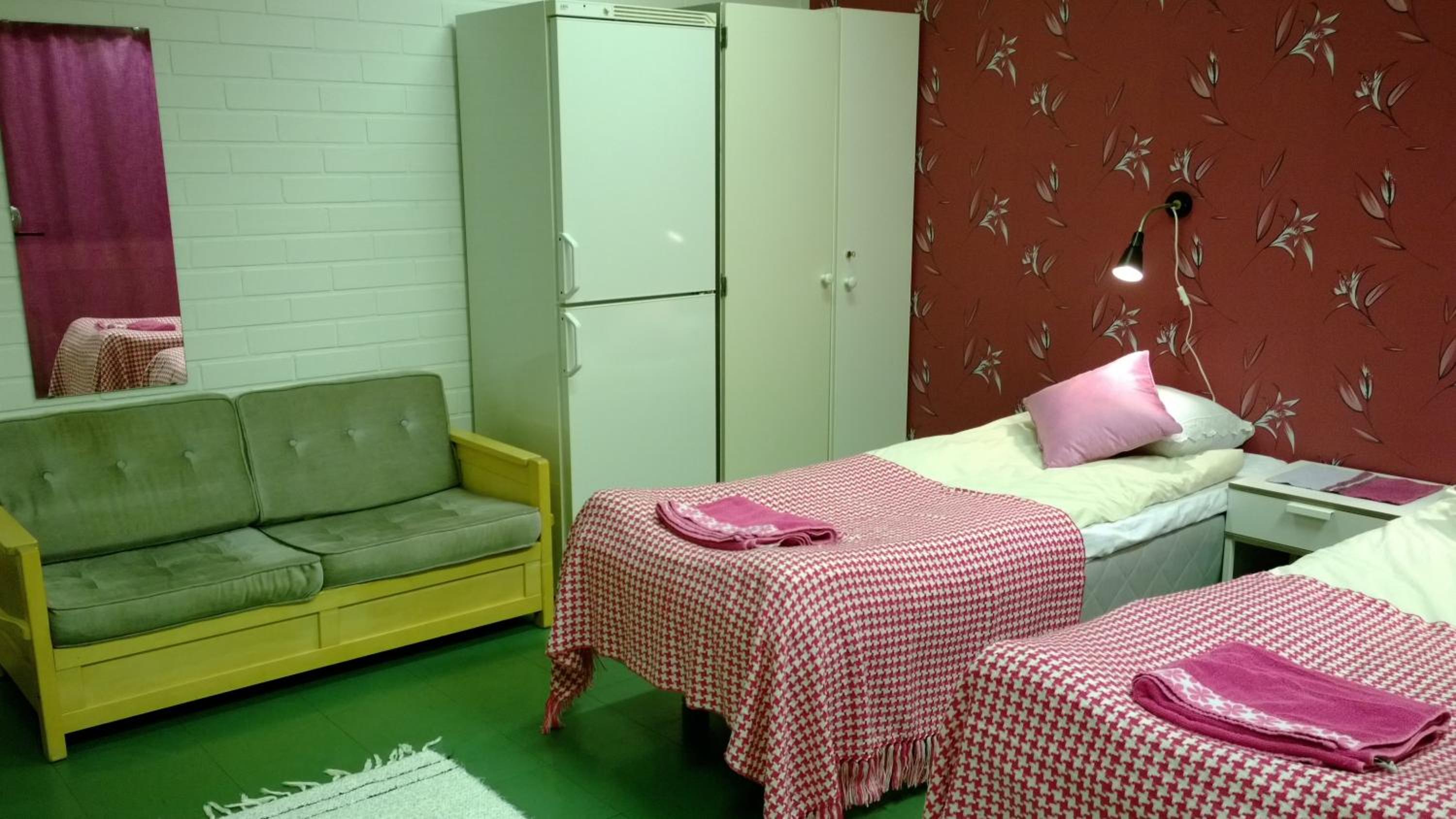 Twin Room with Shared Bathroom photo 3