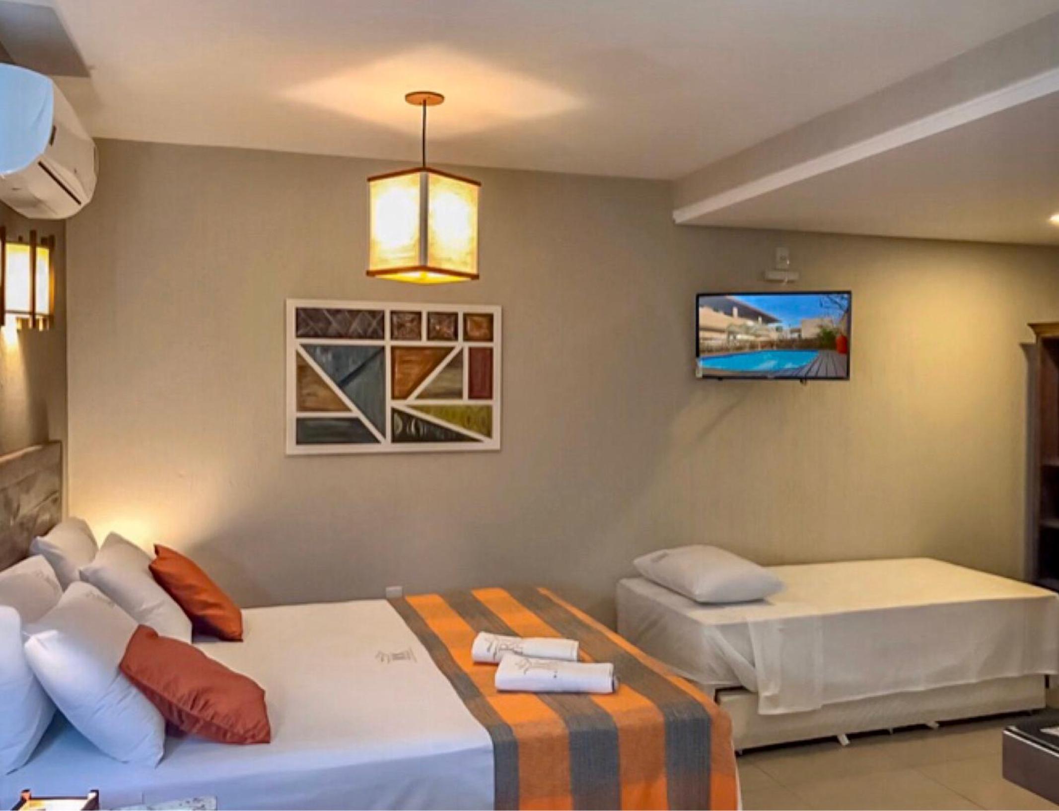 Suite with Pool View - Photo 1