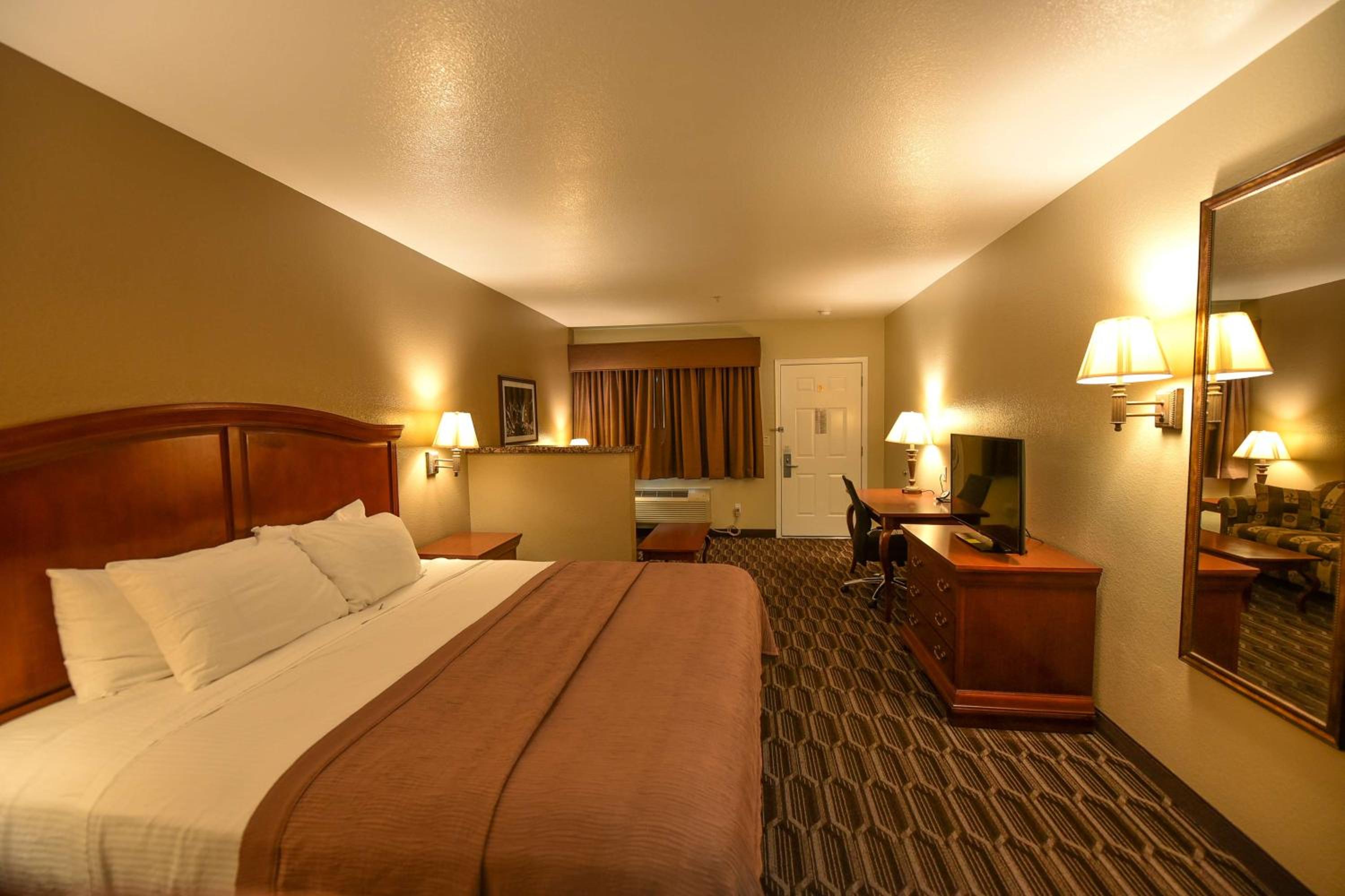 King Room with Sofa Bed photo 3