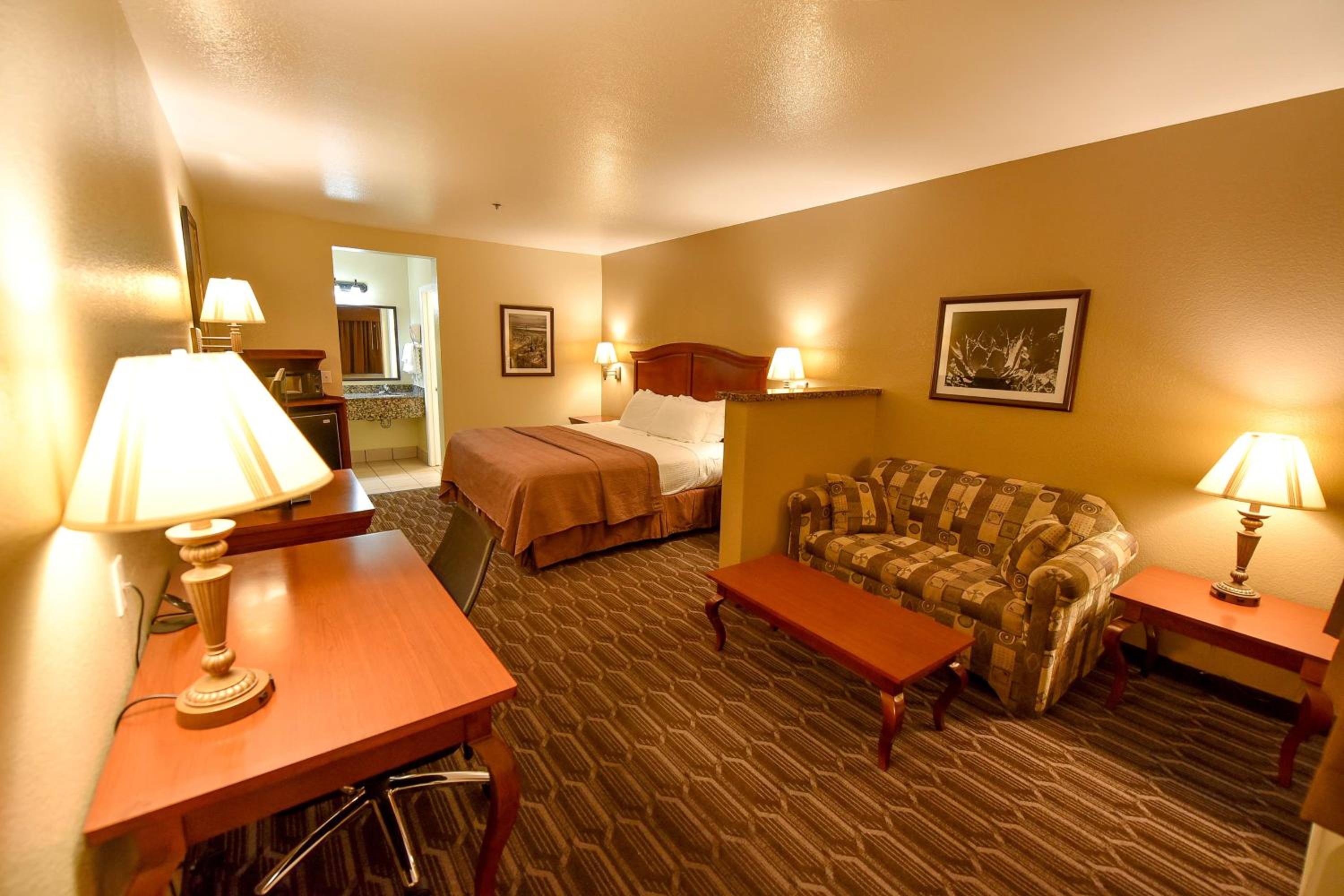 King Room with Sofa Bed photo 2
