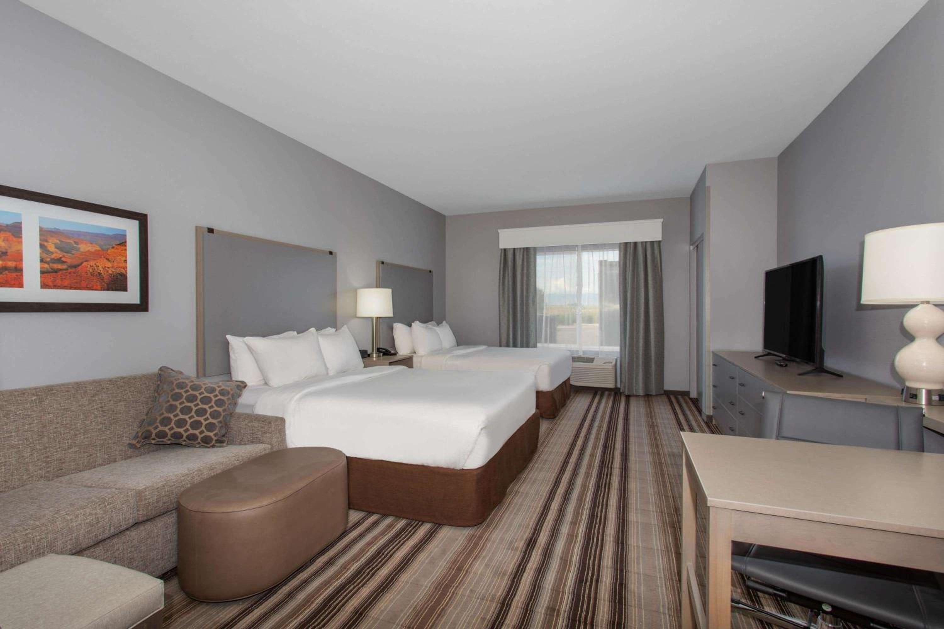 Suite with Two Queen Beds - Mobility Access/Non-Smoking - Photo 1
