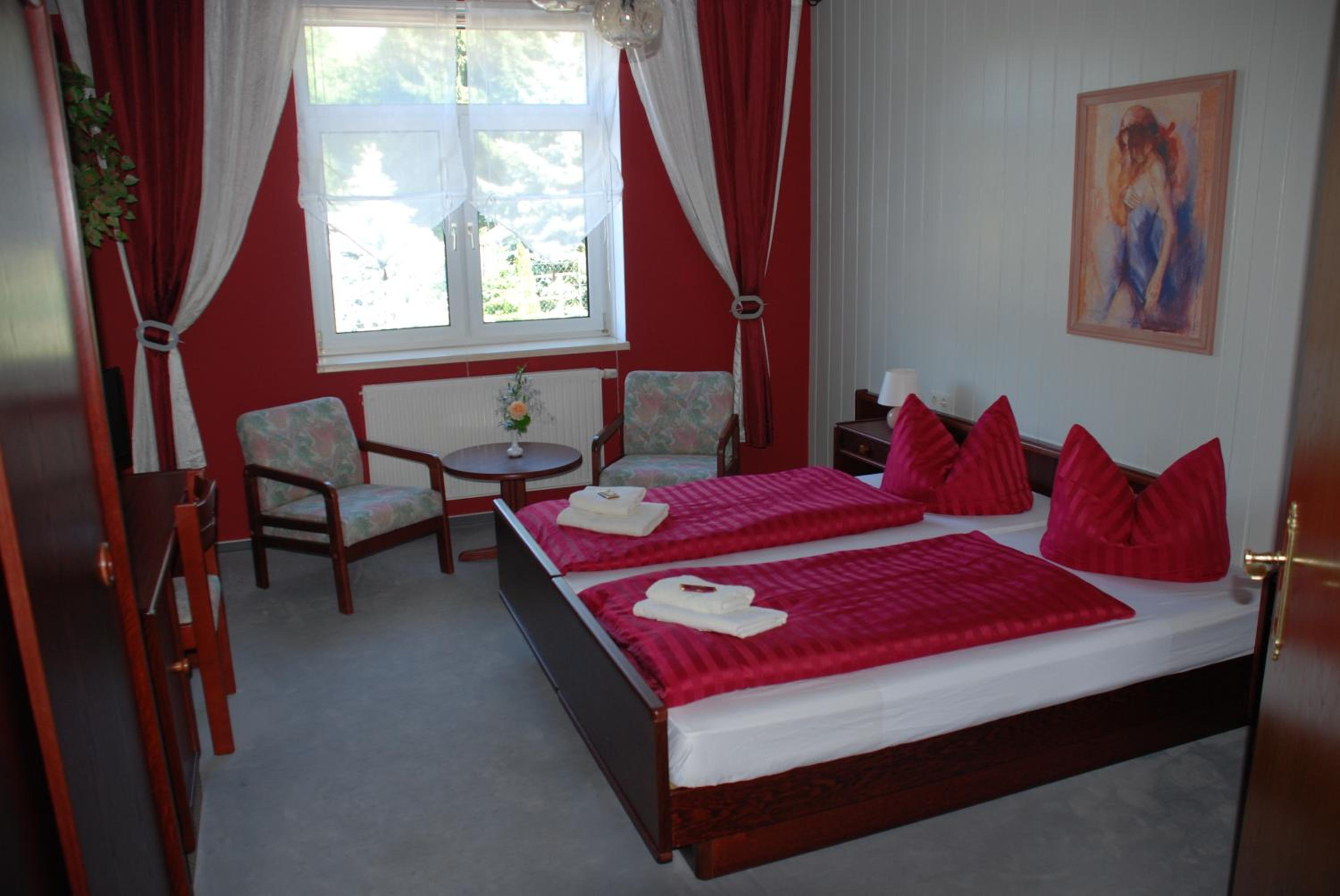 Double or Twin Room photo 2