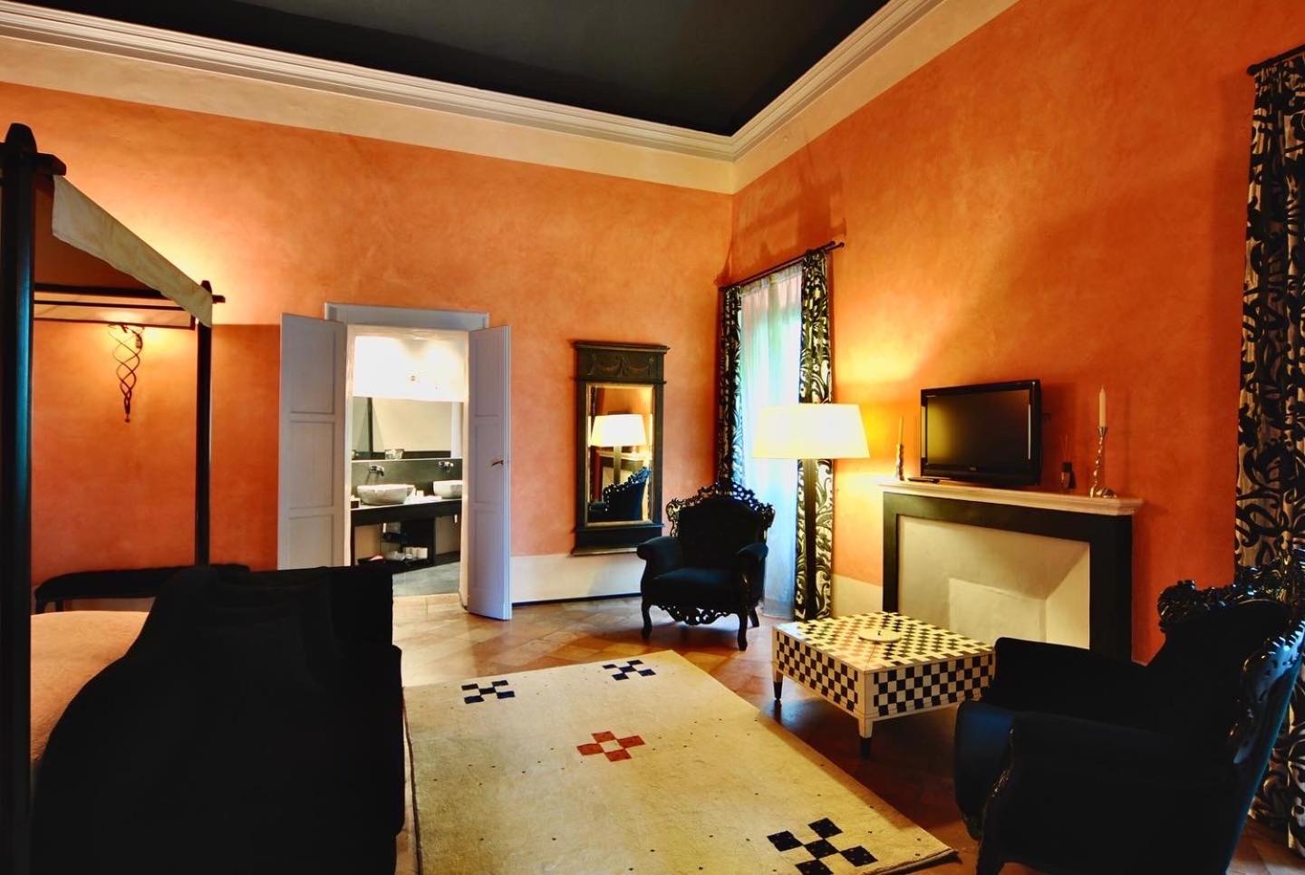 Deluxe Suite photo 3