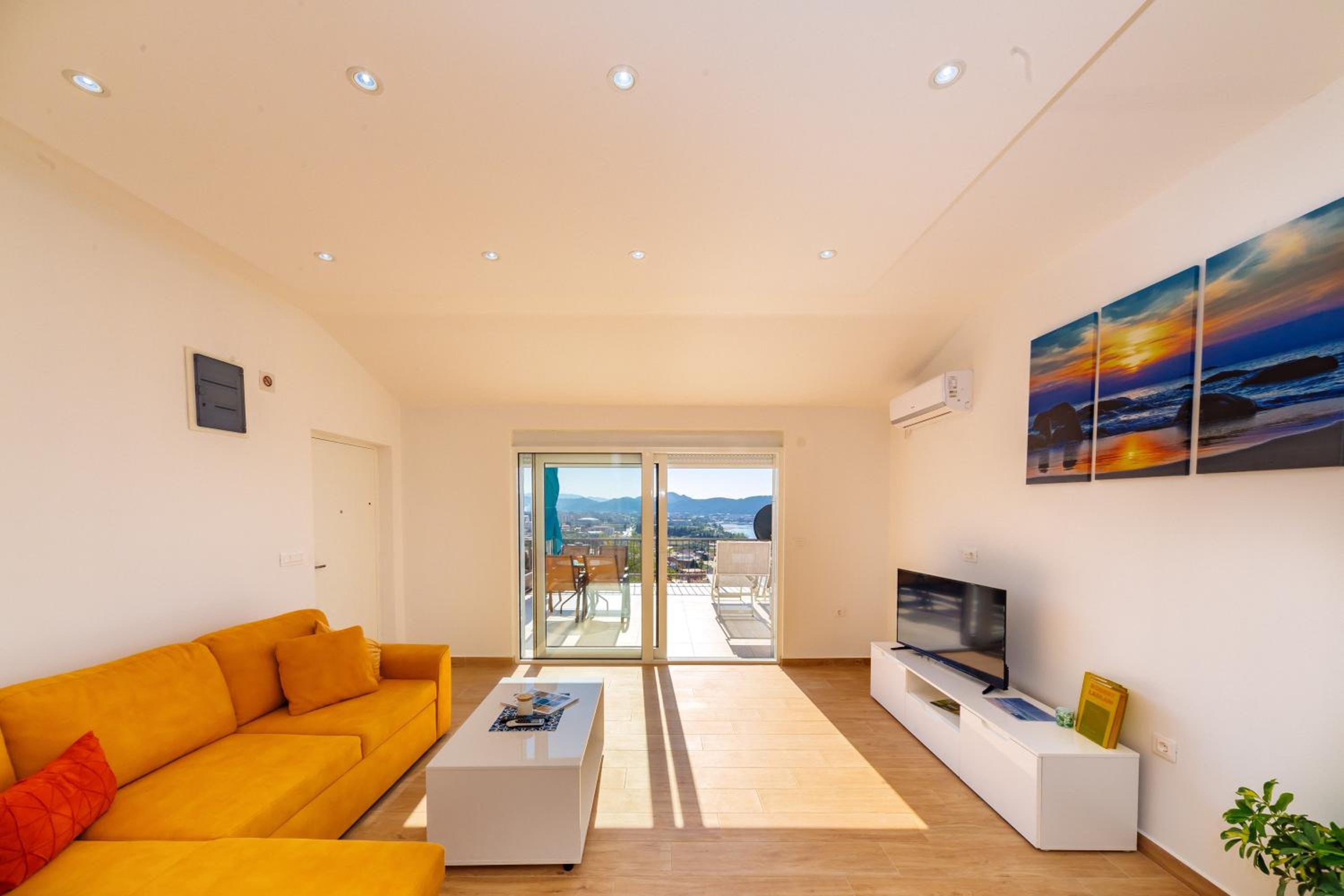 Apartment With Sea View