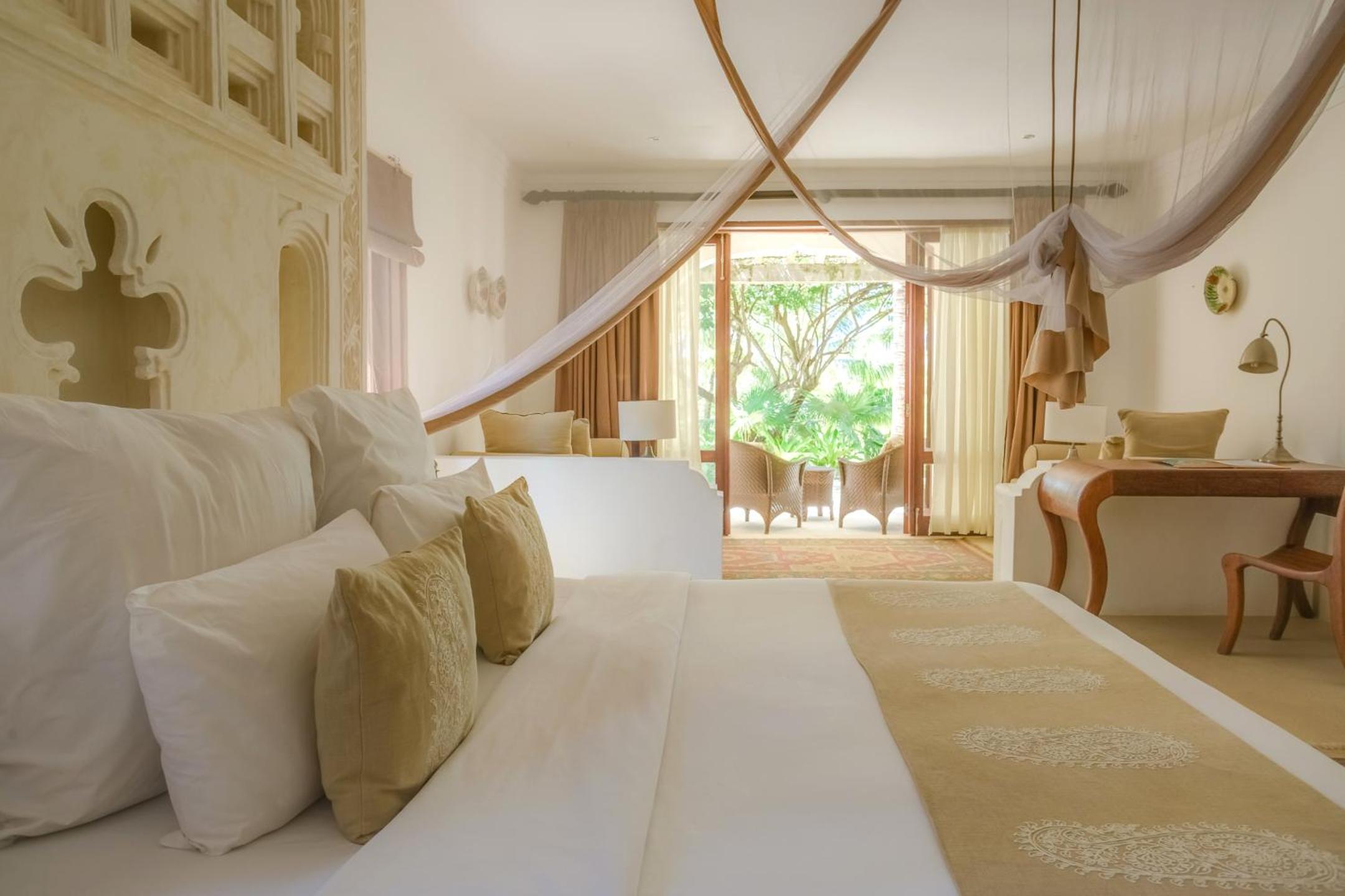 Executive Suite - Photo 9