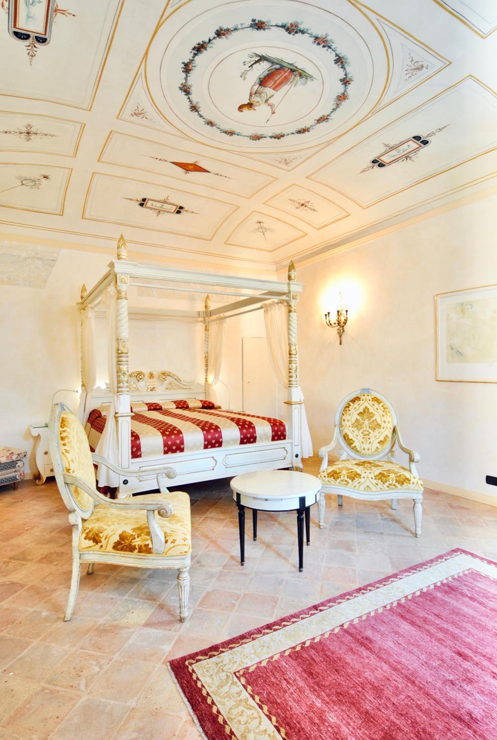 Deluxe Queen Room
