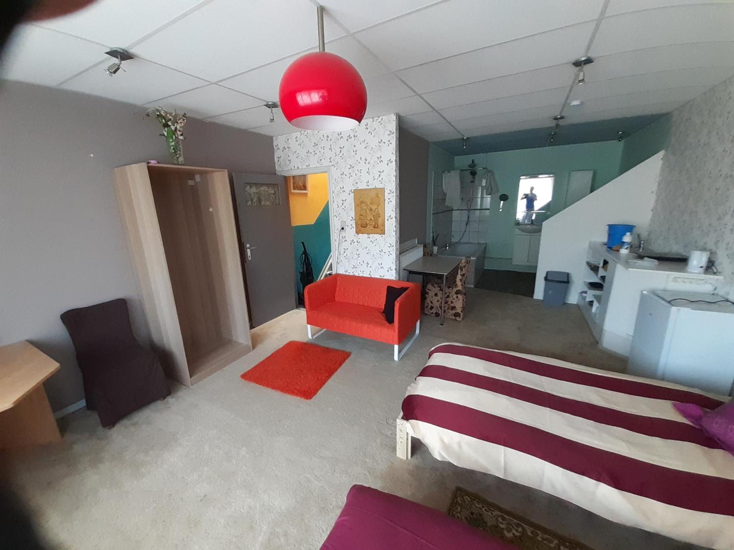 One-Bedroom Apartment - Photo 21