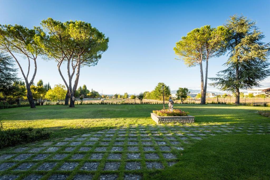 Villa with Garden View - Photo 9