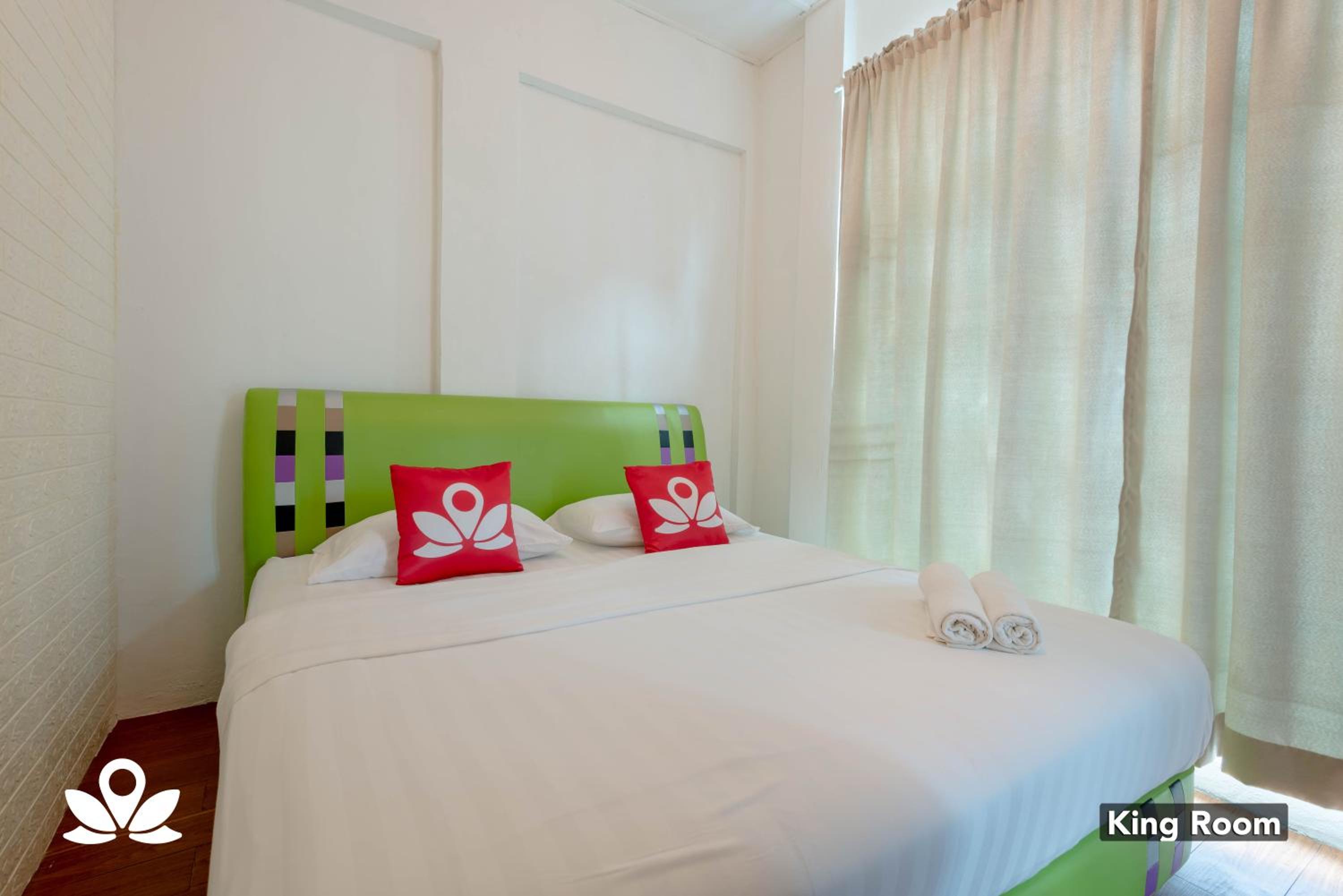 King Room with Shared Bathroom