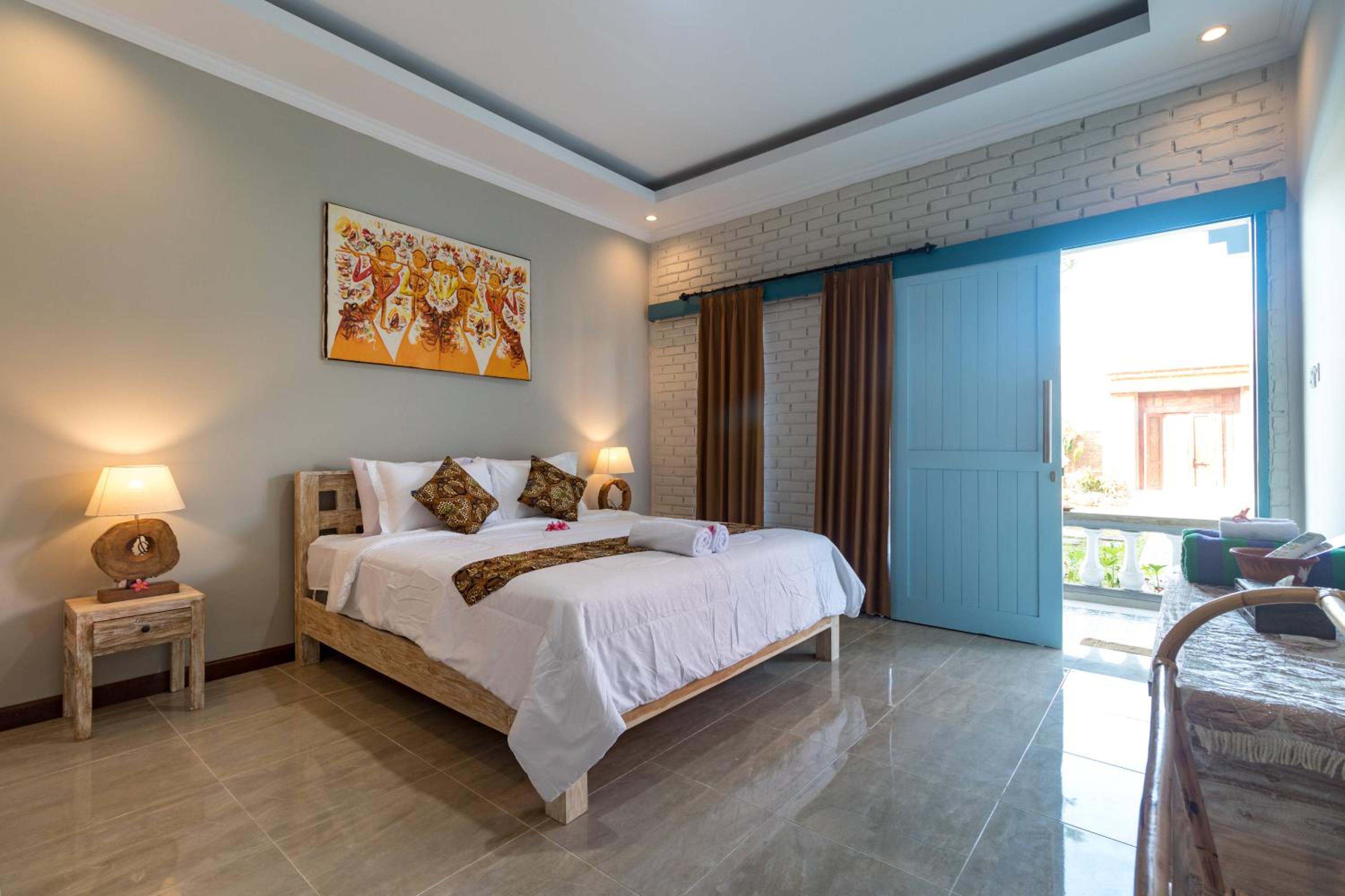 Double or Twin Room with Private Bathroom