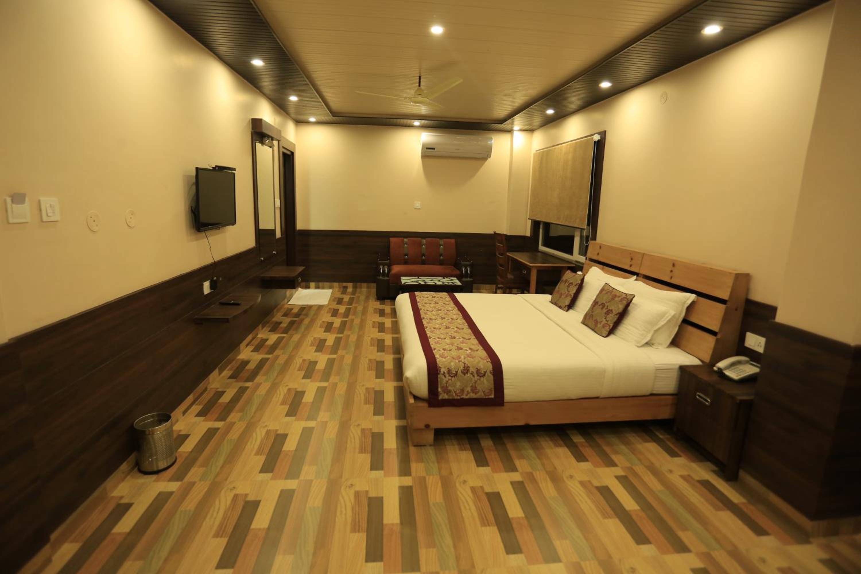 King Room with Mountain View - Photo 10
