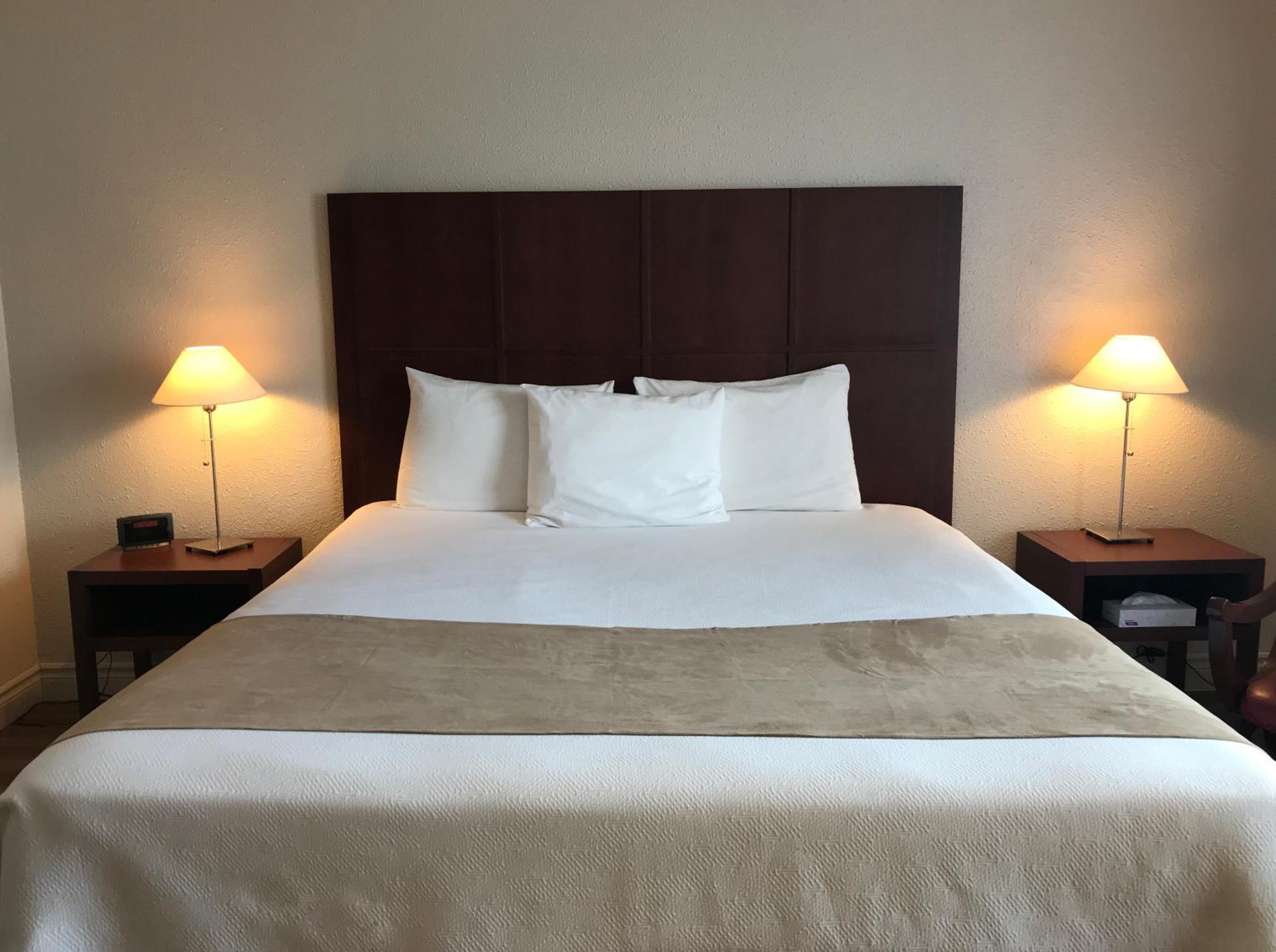 King Room with Balcony photo 1
