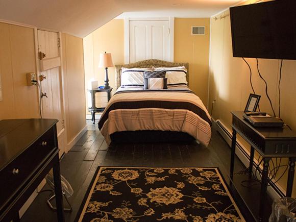 Double Room with Private Bathroom