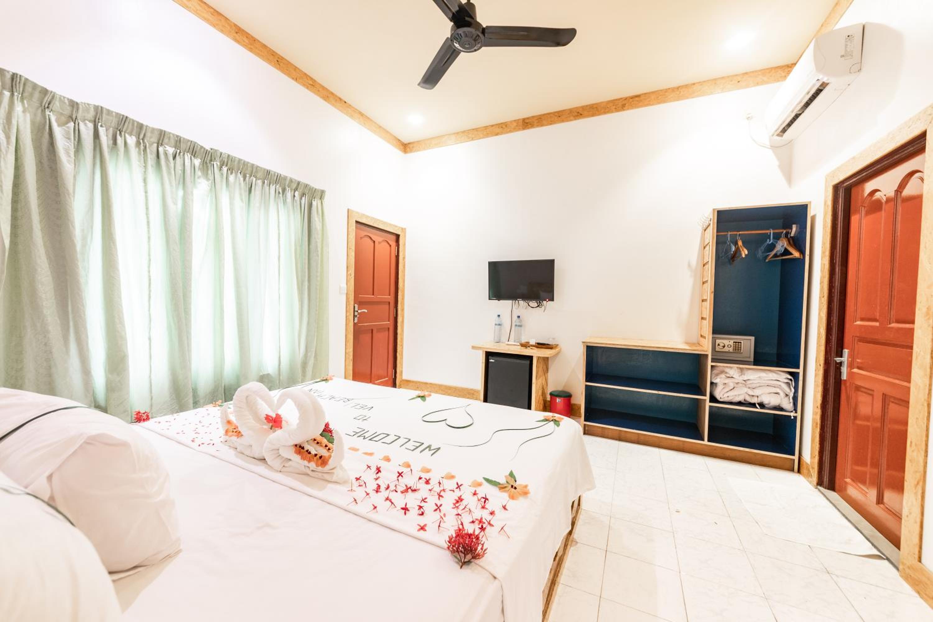 Deluxe Double Room photo 3