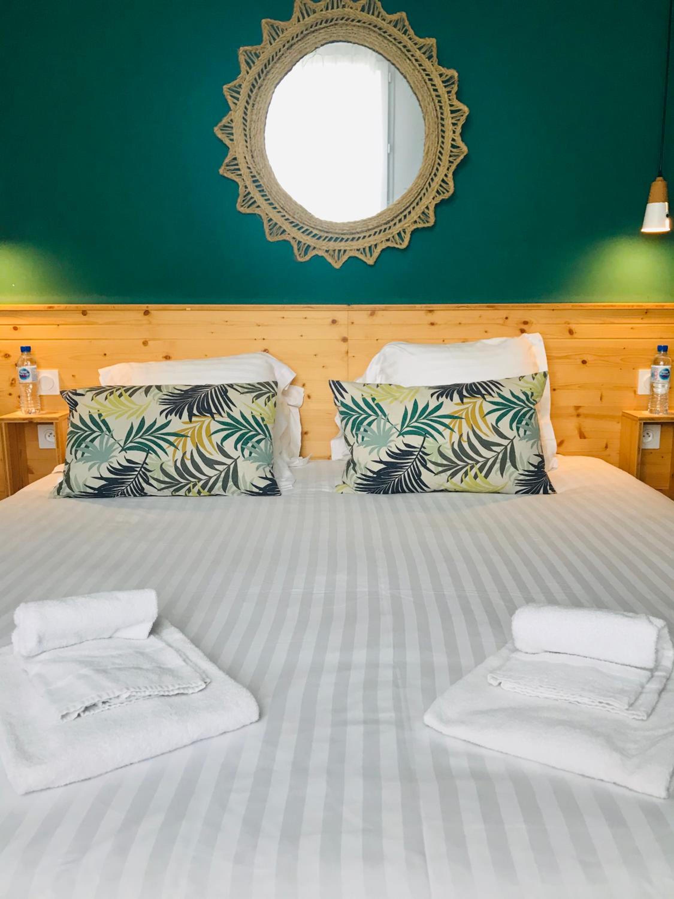 Double Room with Extra Bed - City View photo 3