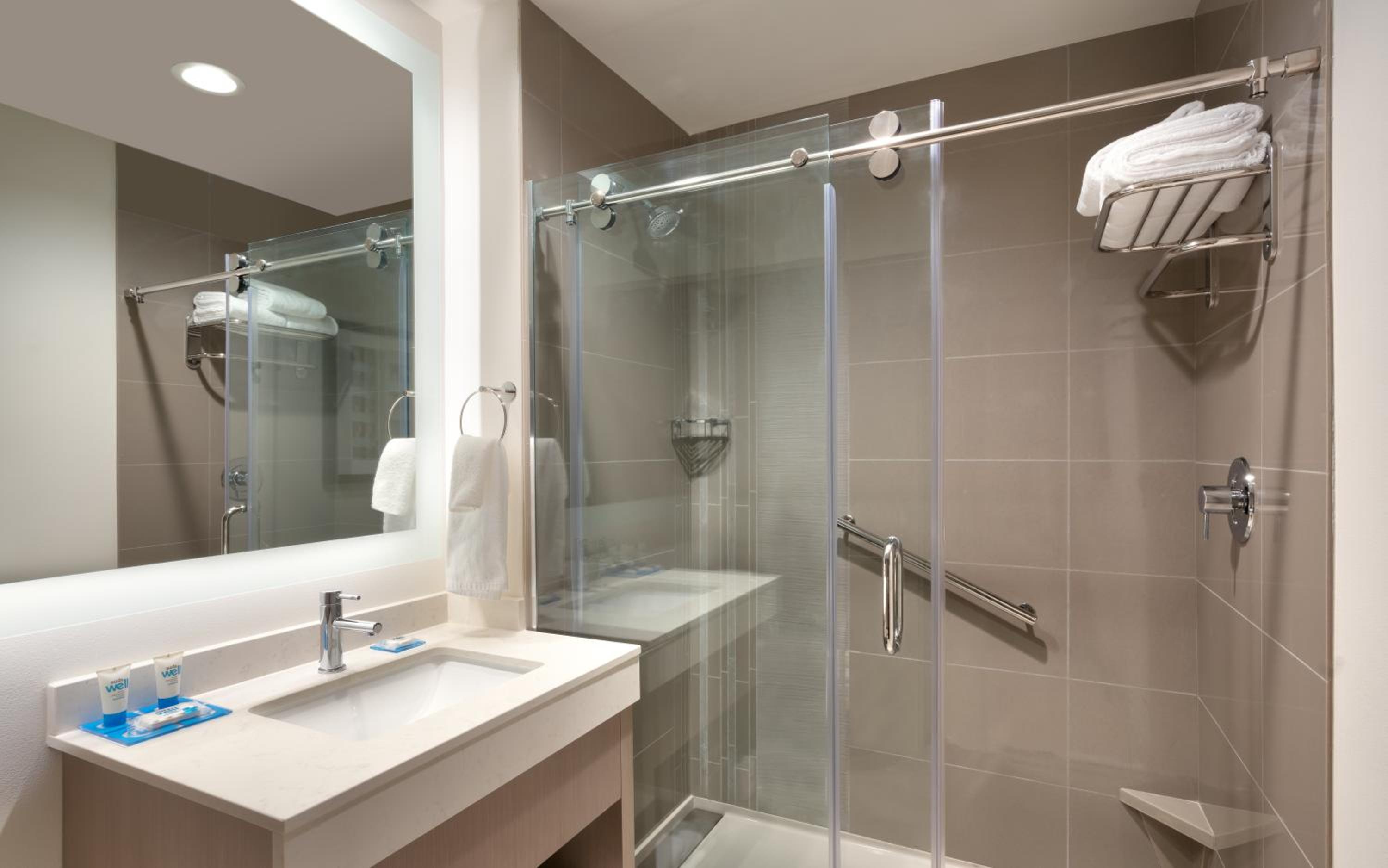 King Studio Suite with Kitchen and Sofa Bed - Photo 4