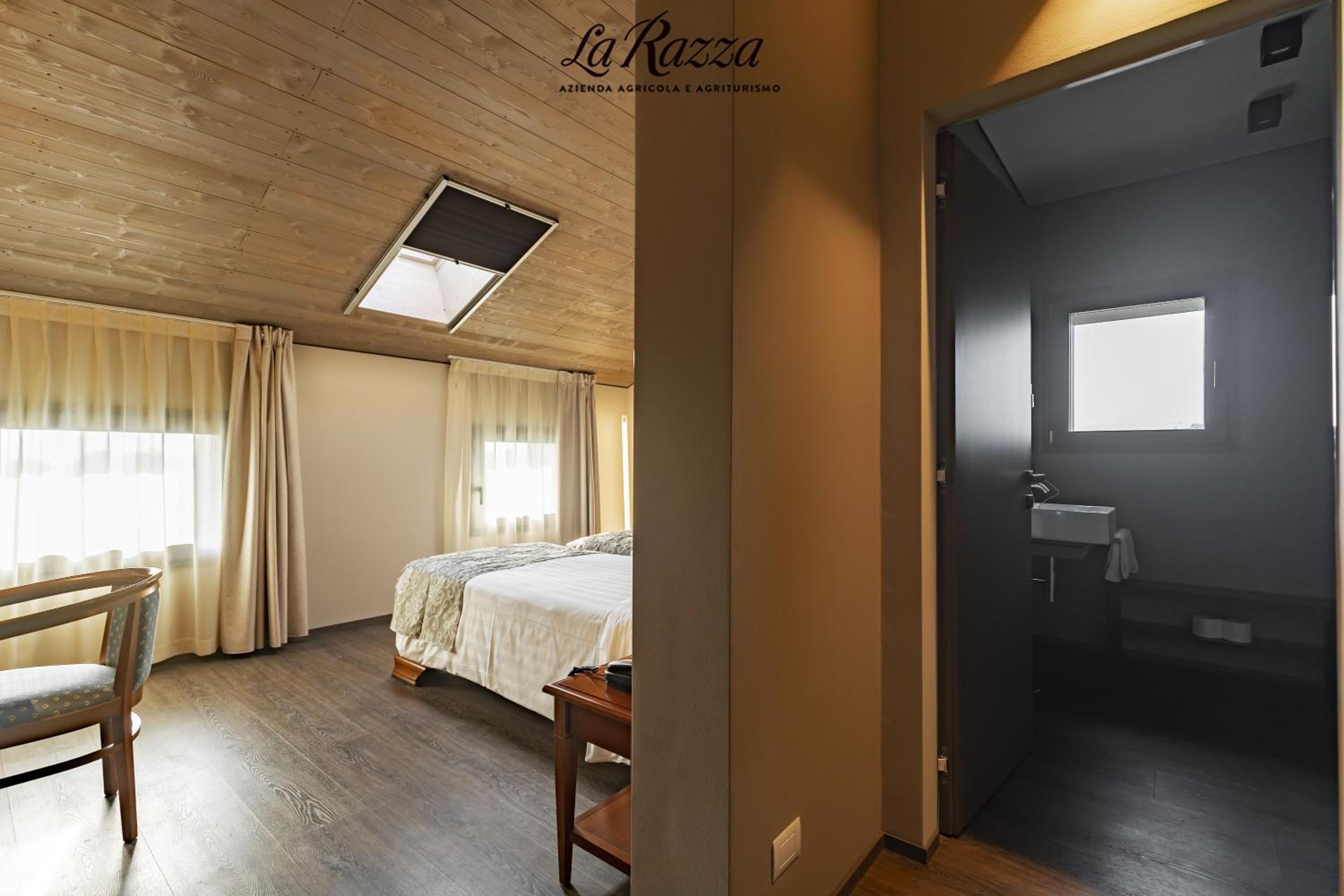 Superior Twin Room photo 2