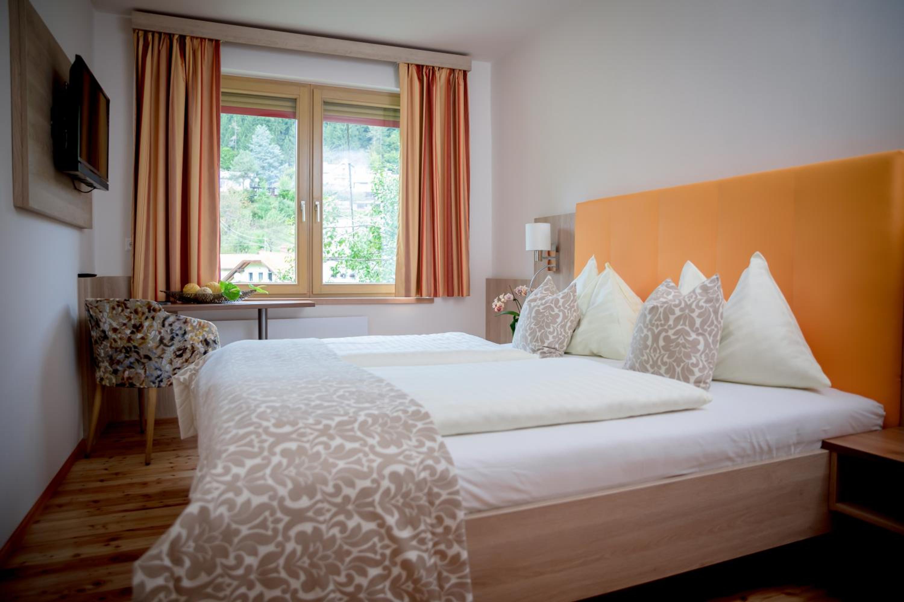 One-Bedroom Apartment with Balcony photo 2