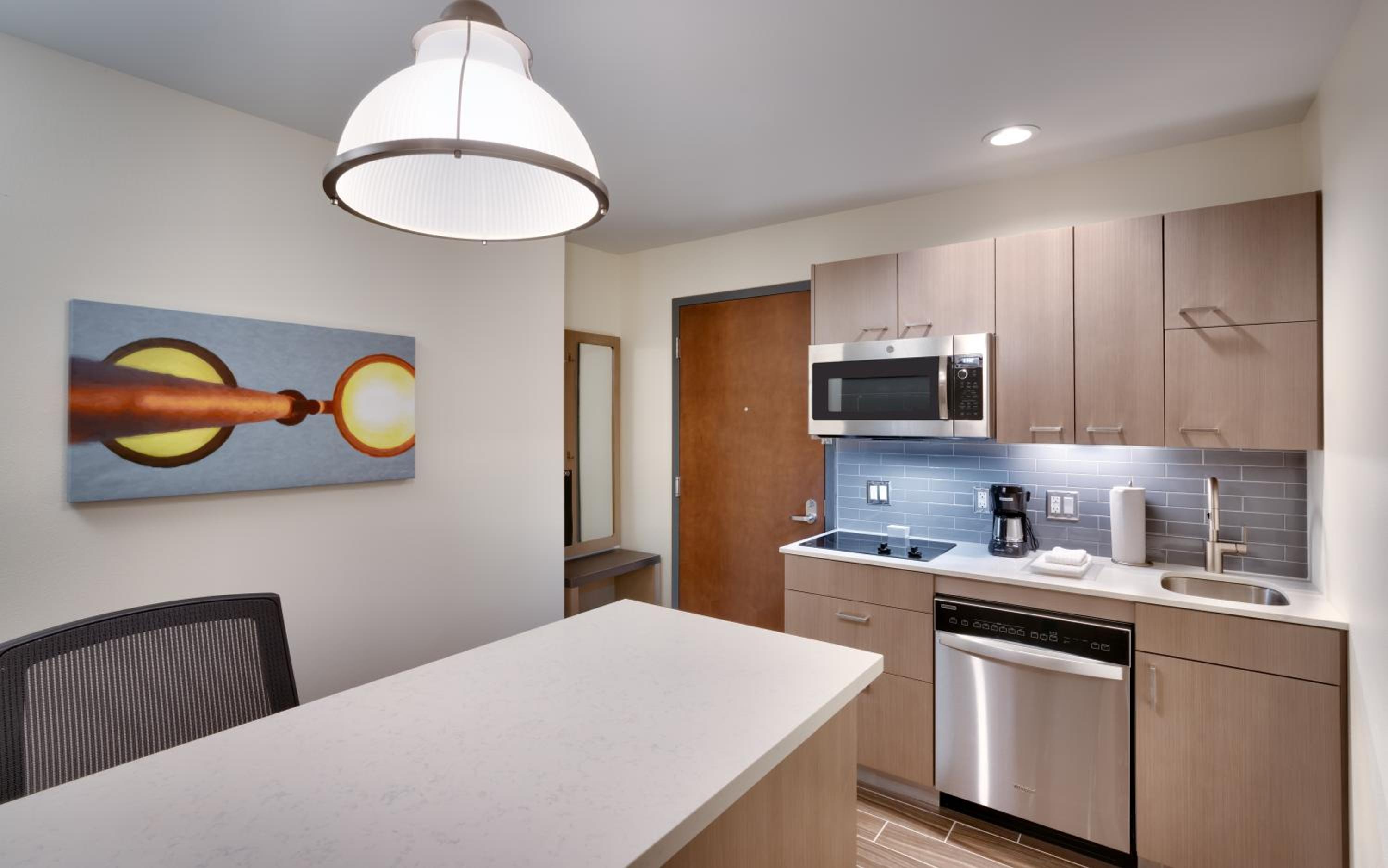 King Studio Suite with Kitchen and Sofa Bed - Photo 3