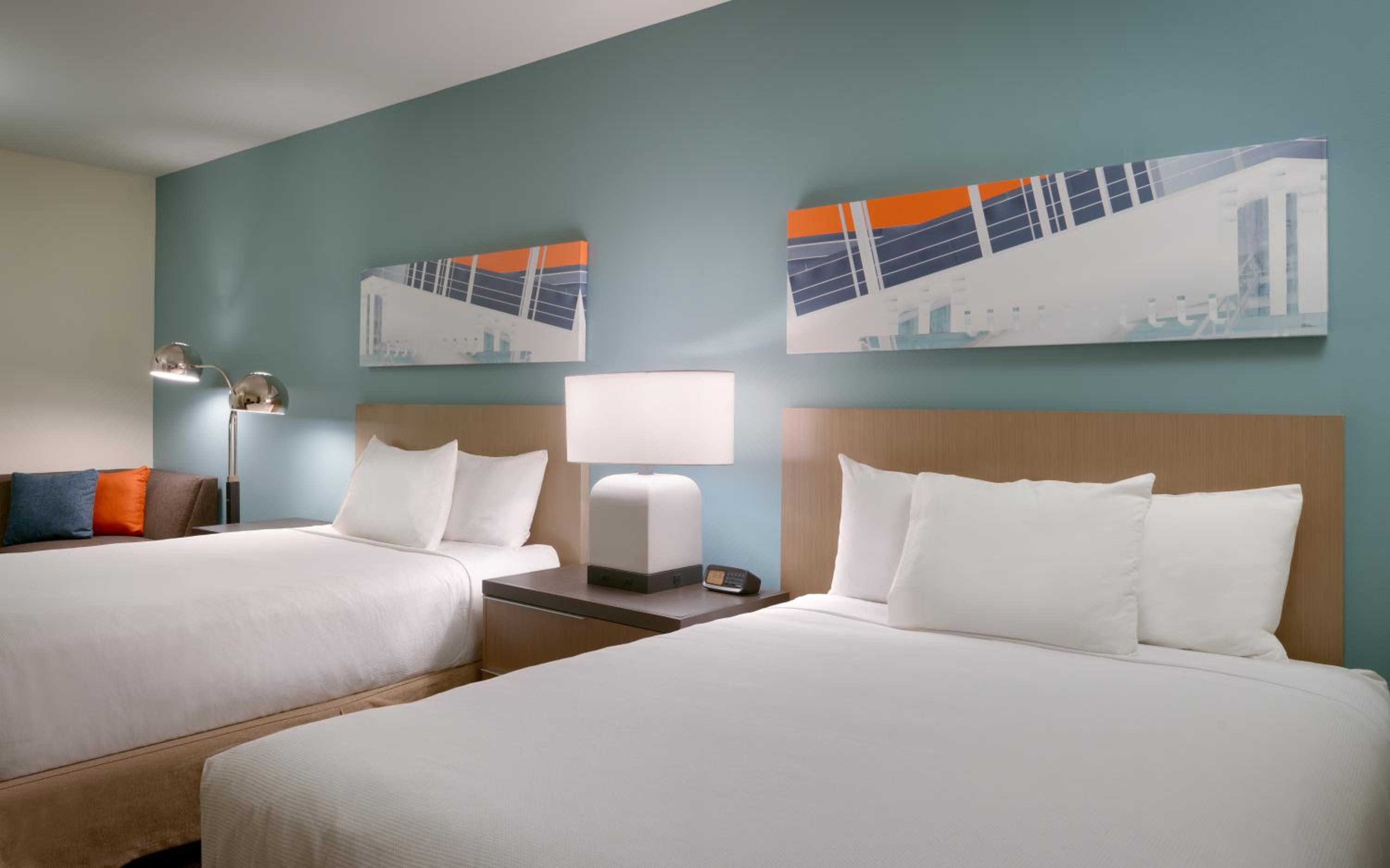 Den Guestroom with Two Queen Beds - Photo 2