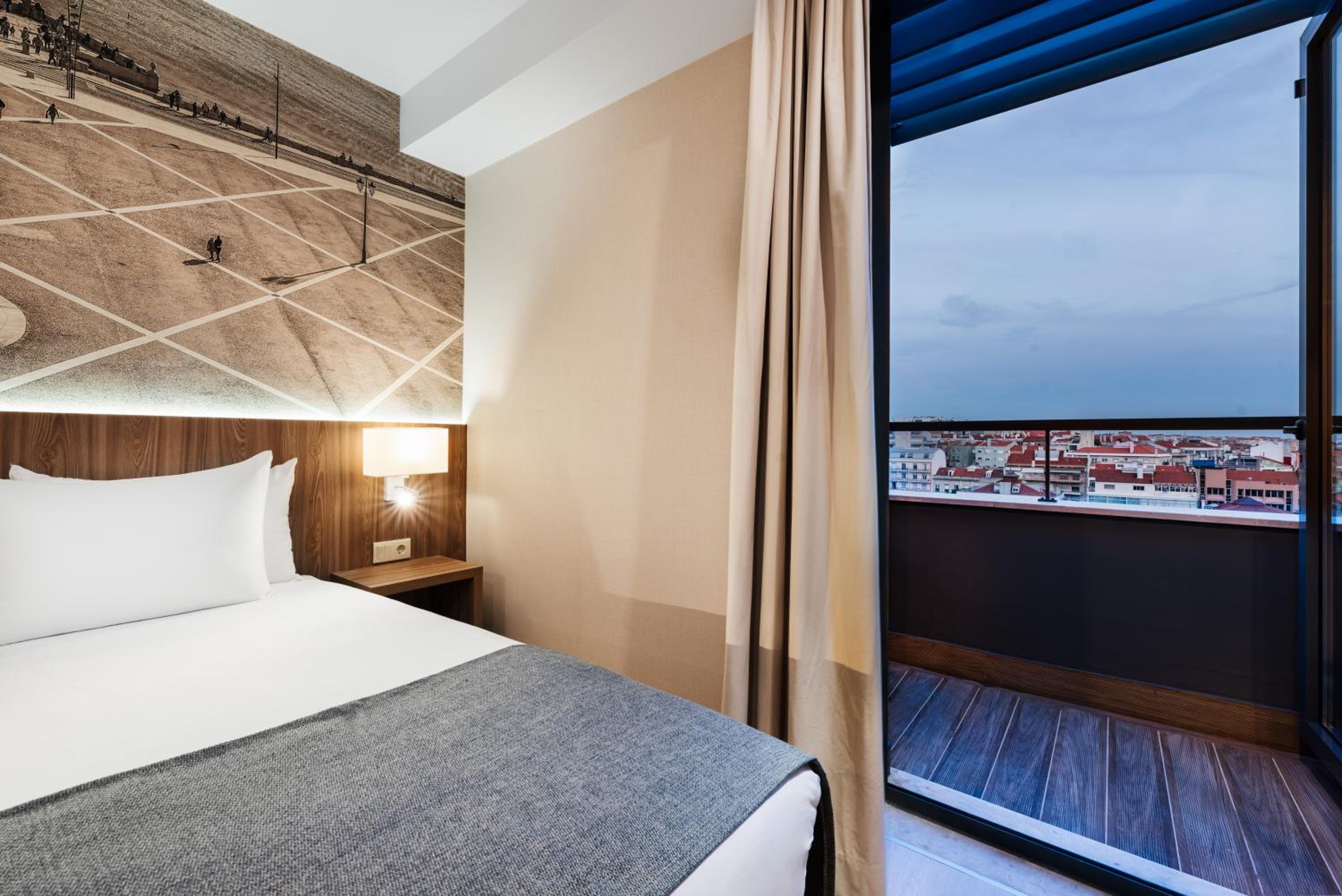Double or Twin Room - Photo 12