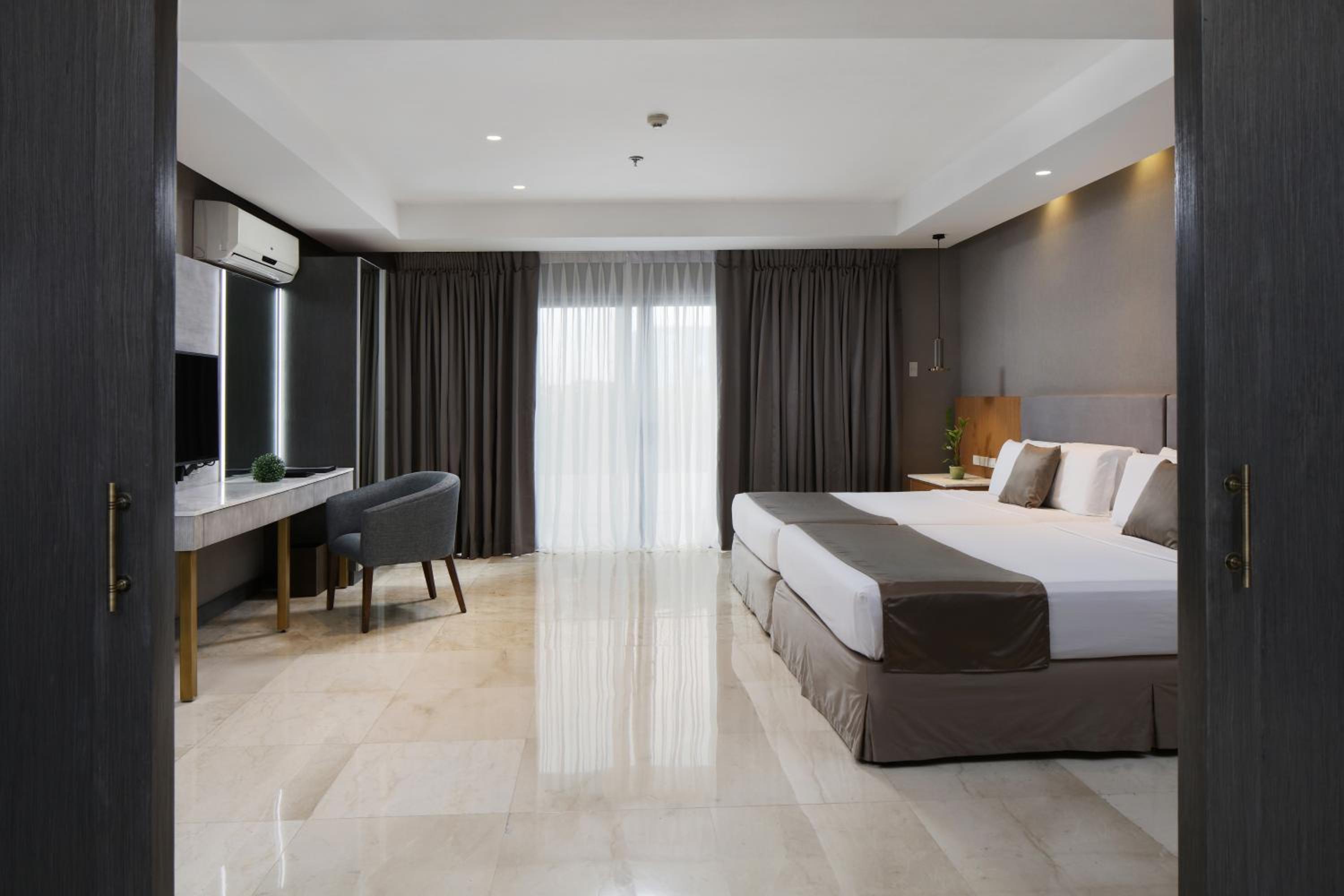 Penthouse Suite Twin with Balcony