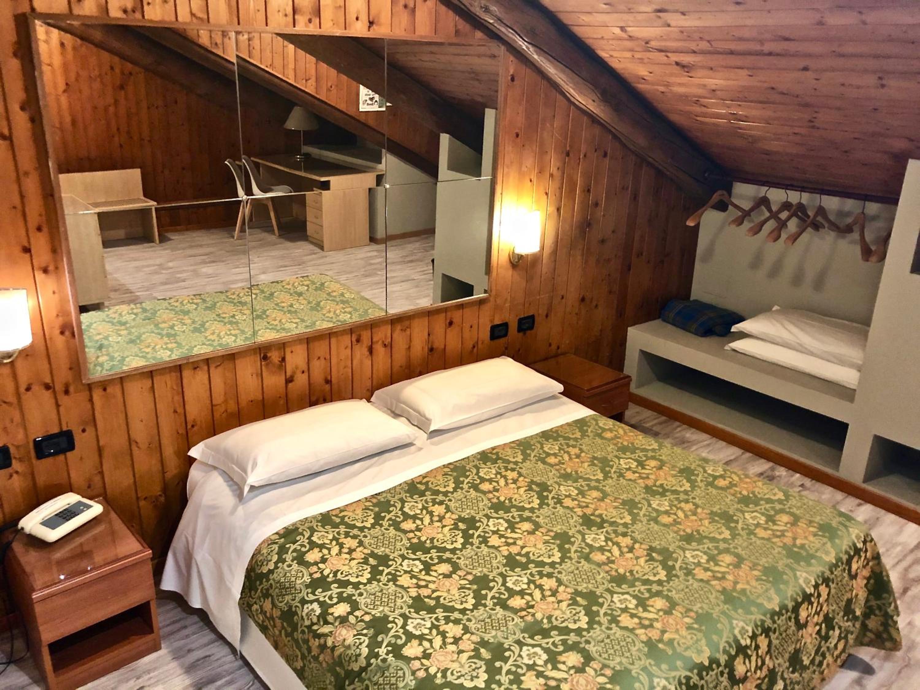 Family Room -Attic - Photo 2