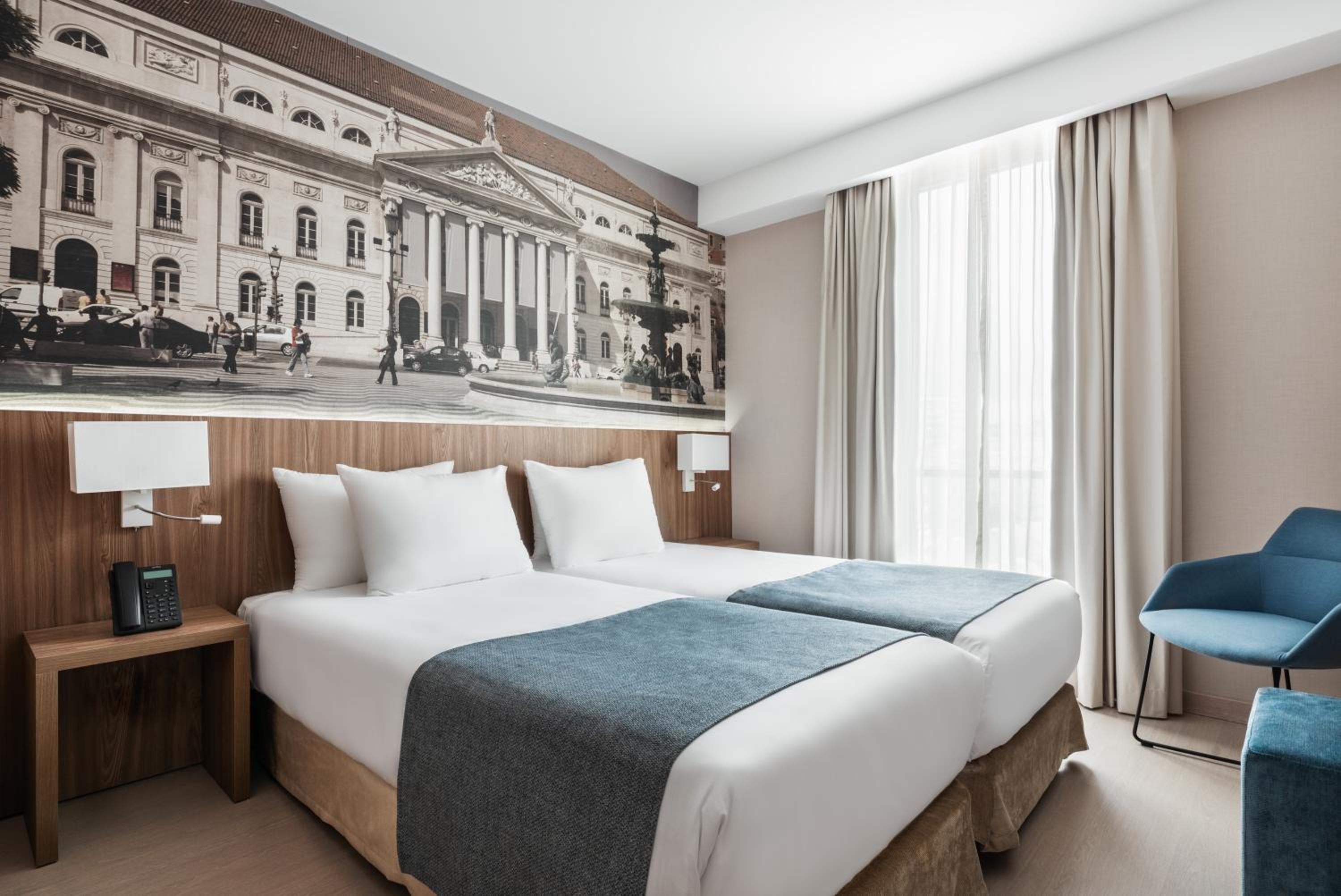 Double or Twin Room - Photo 6
