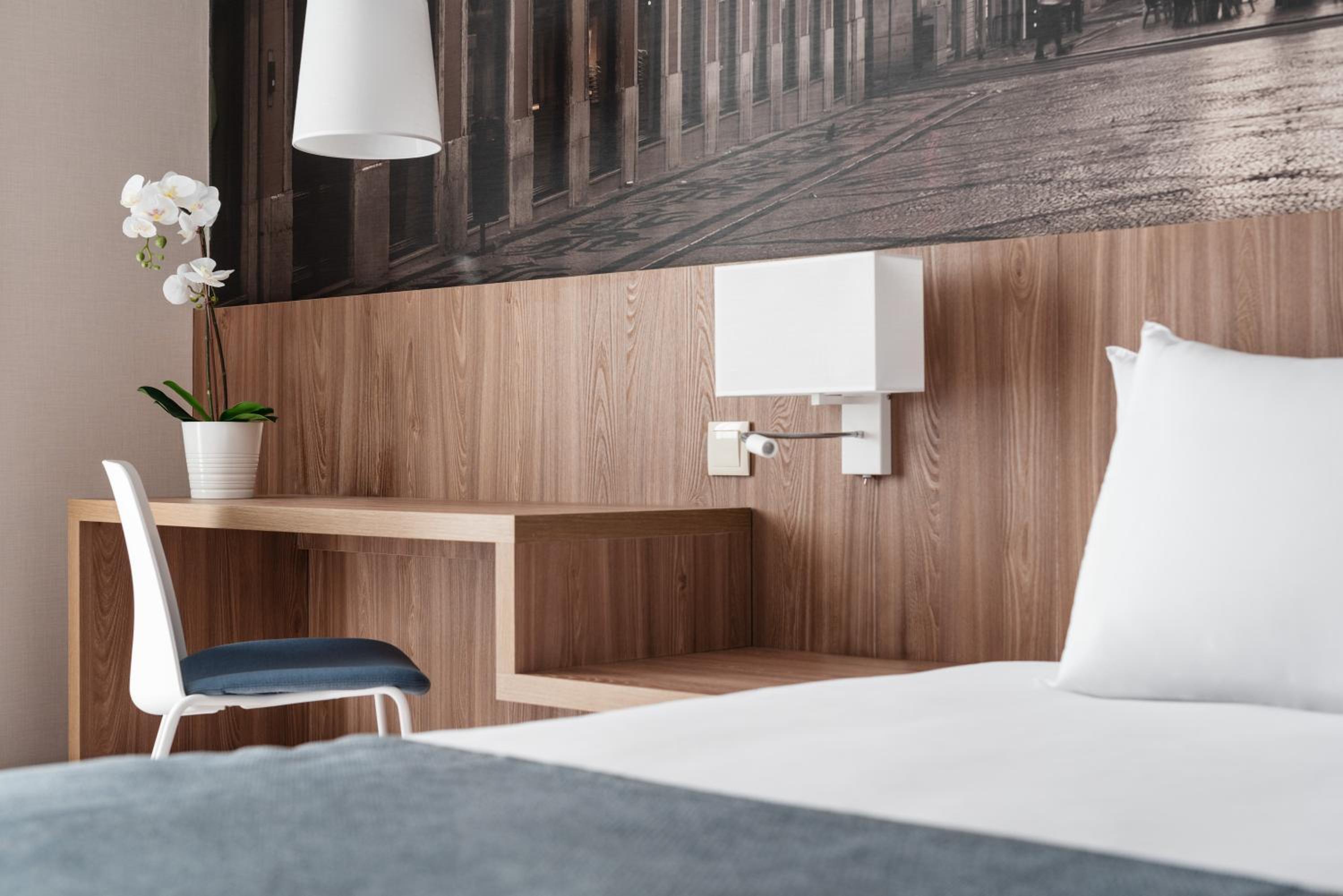 Double or Twin Room - Photo 11