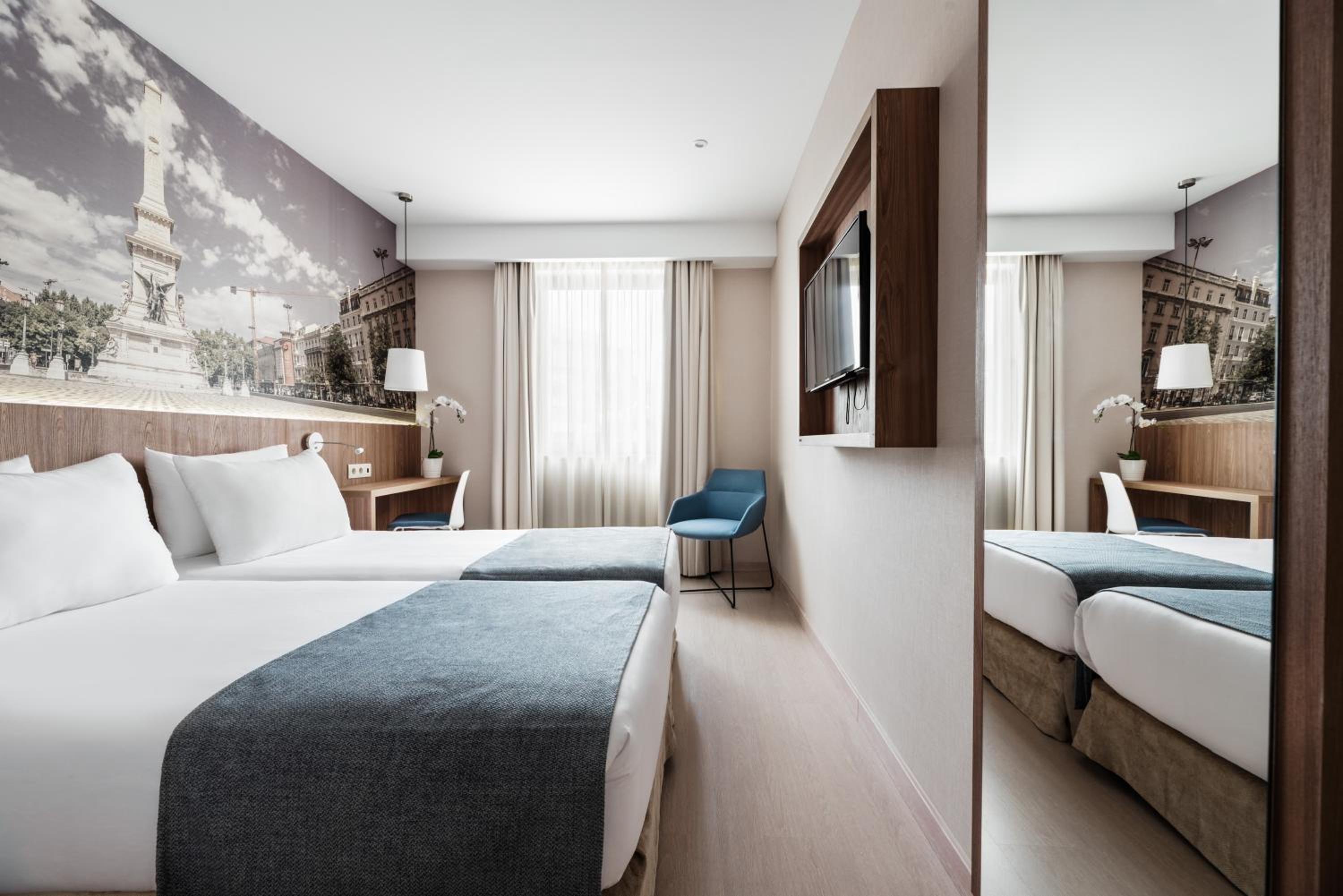 Double or Twin Room - Photo 2