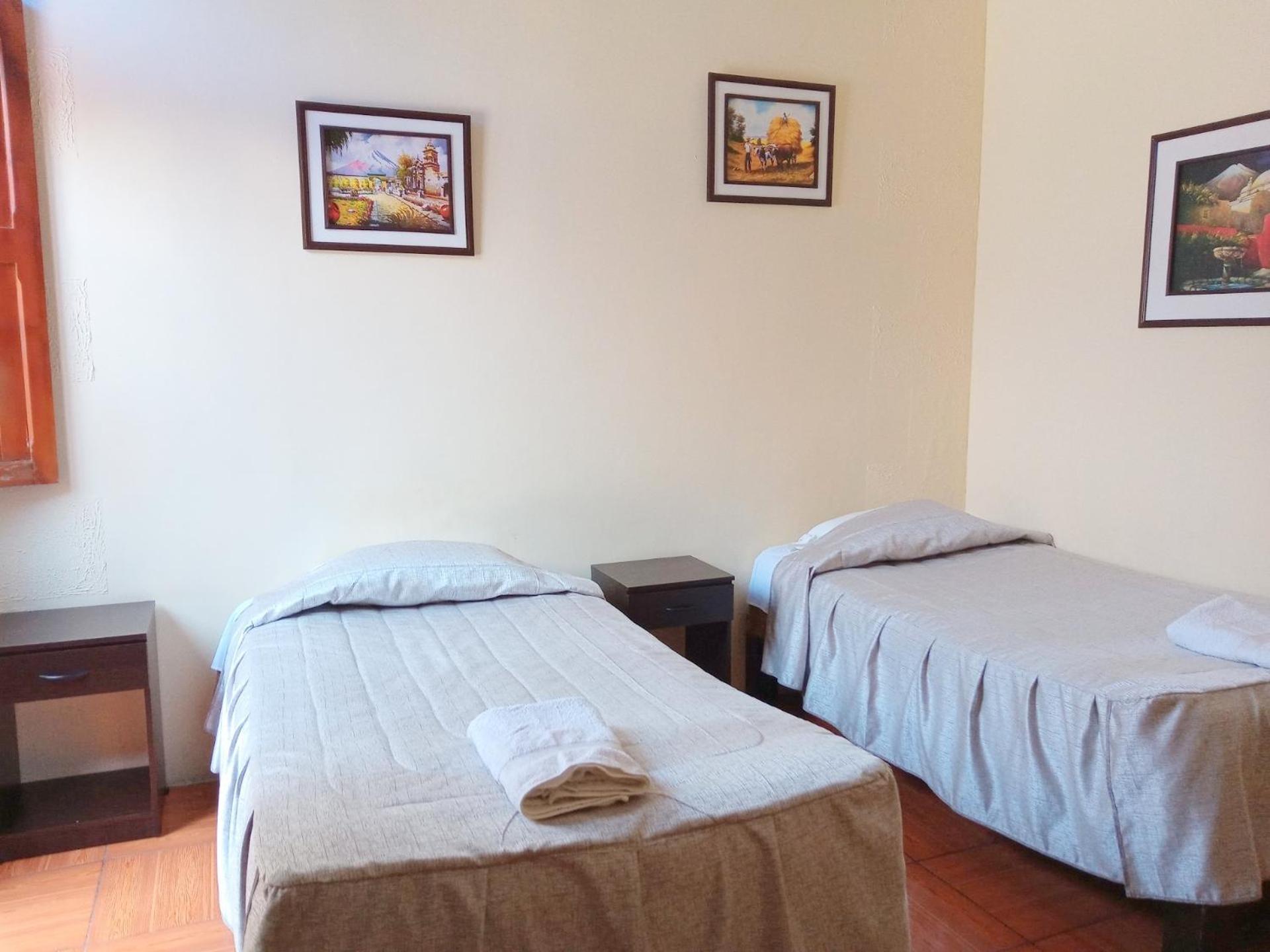 Twin Room with Private Bathroom photo 3