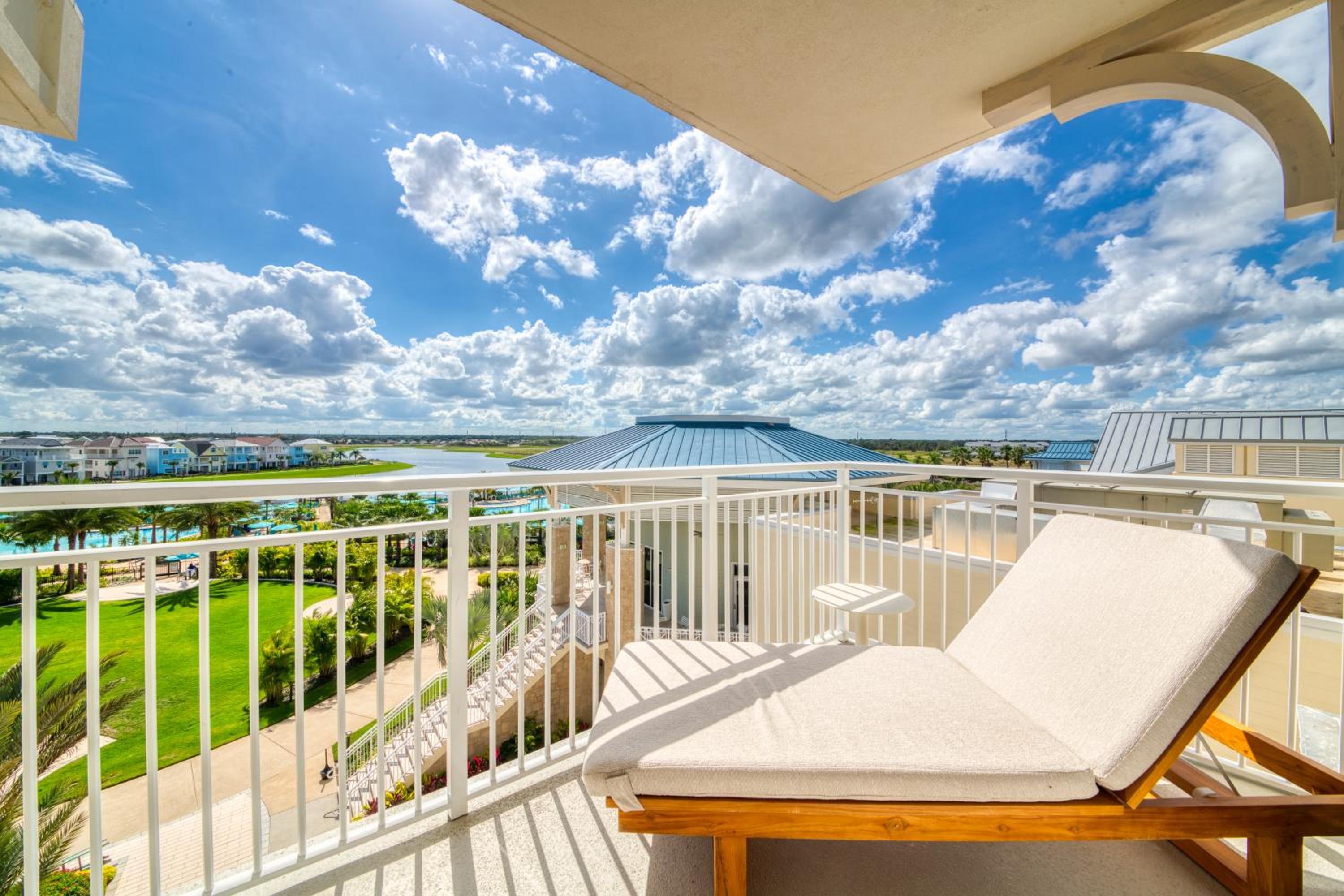 Queen Pool View Suite Accessible