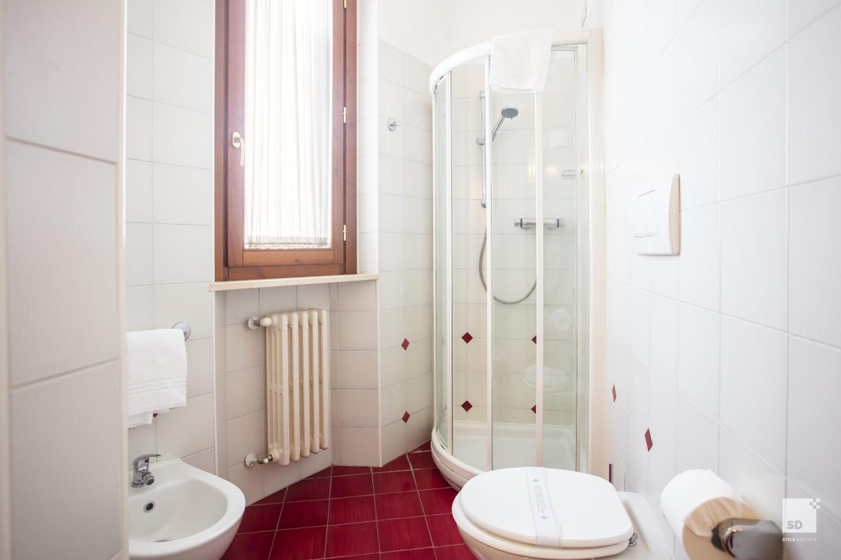 Double Room - Photo 4