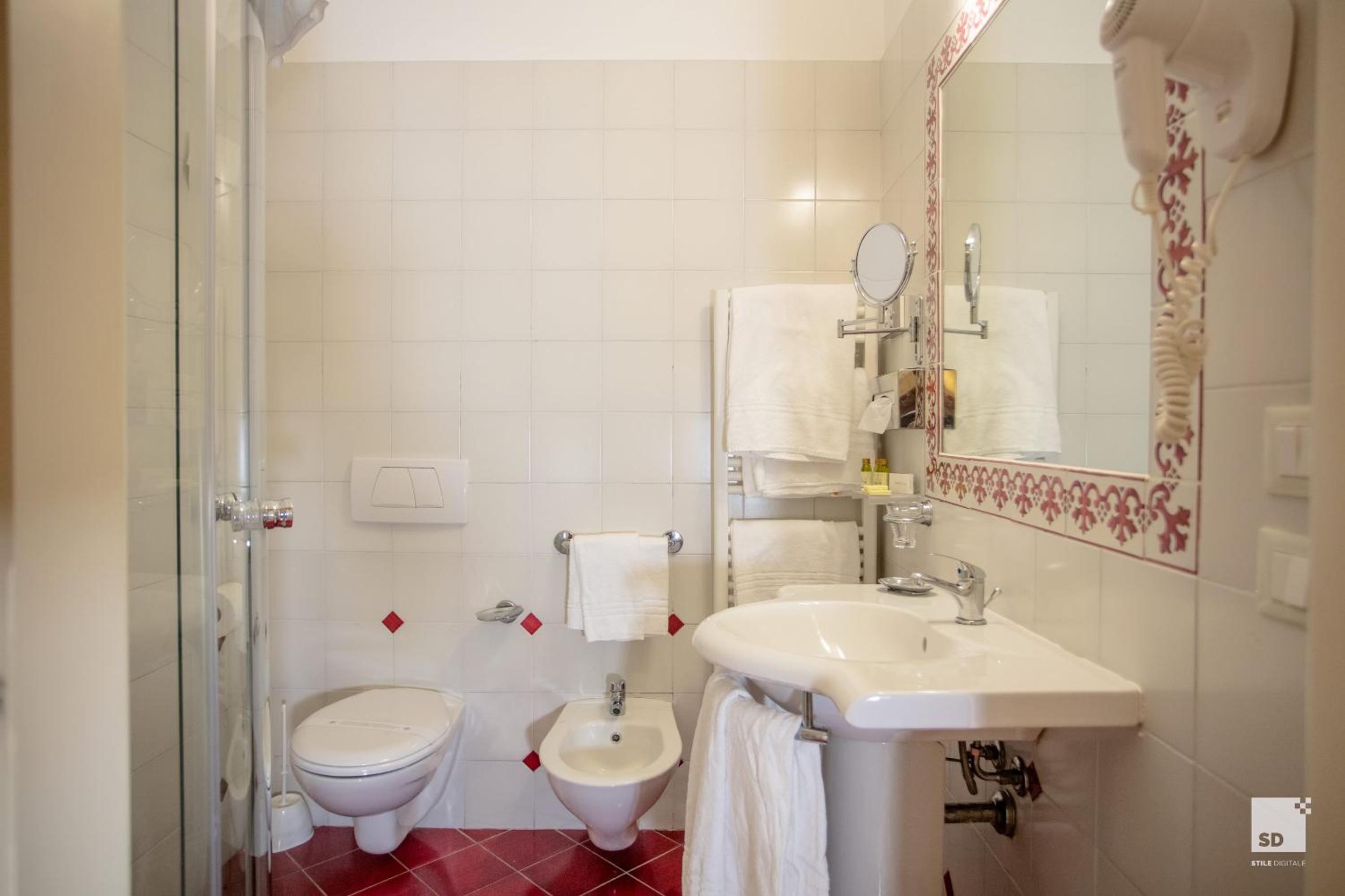 Triple Room - Photo 8