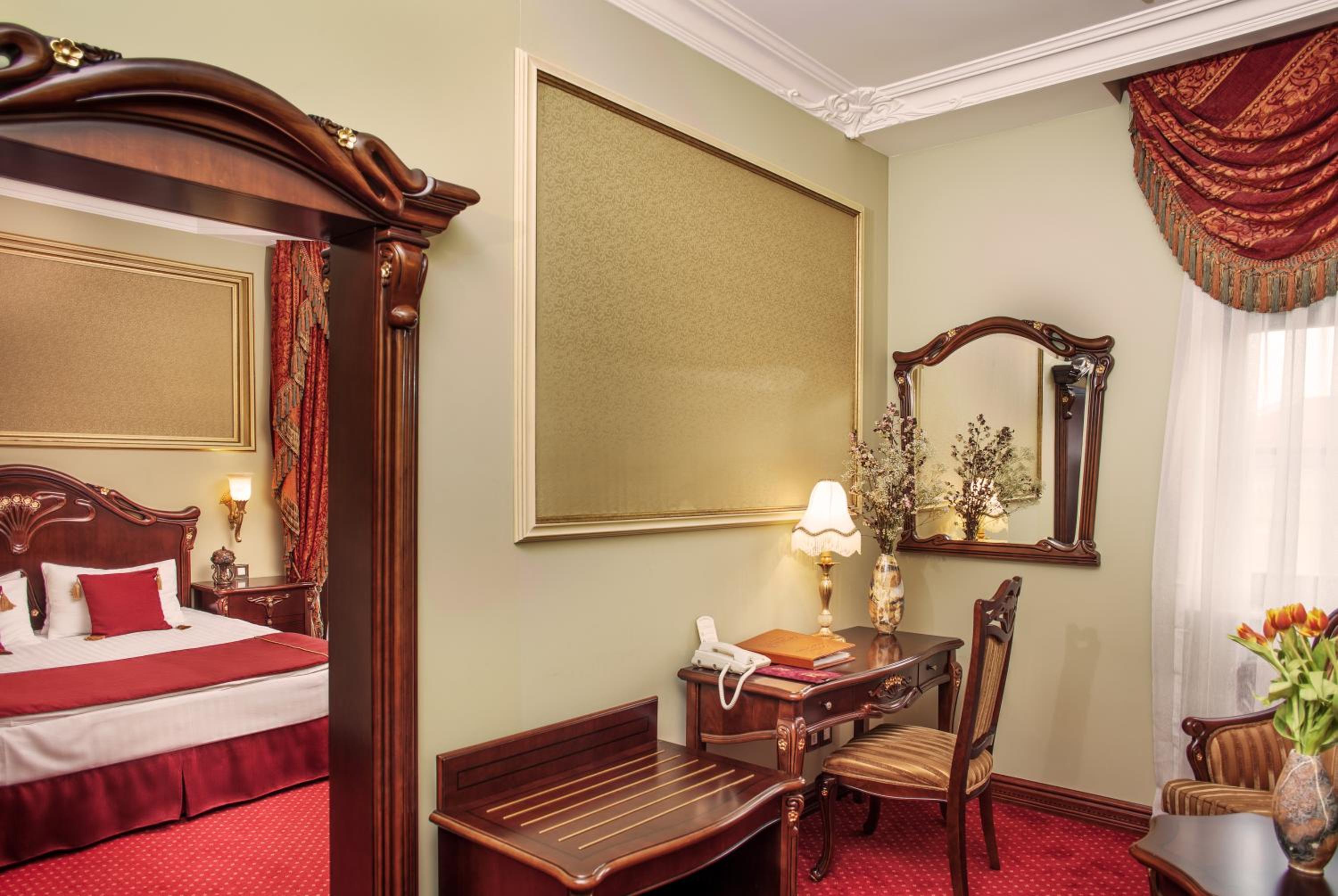 Deluxe Room - Photo 4