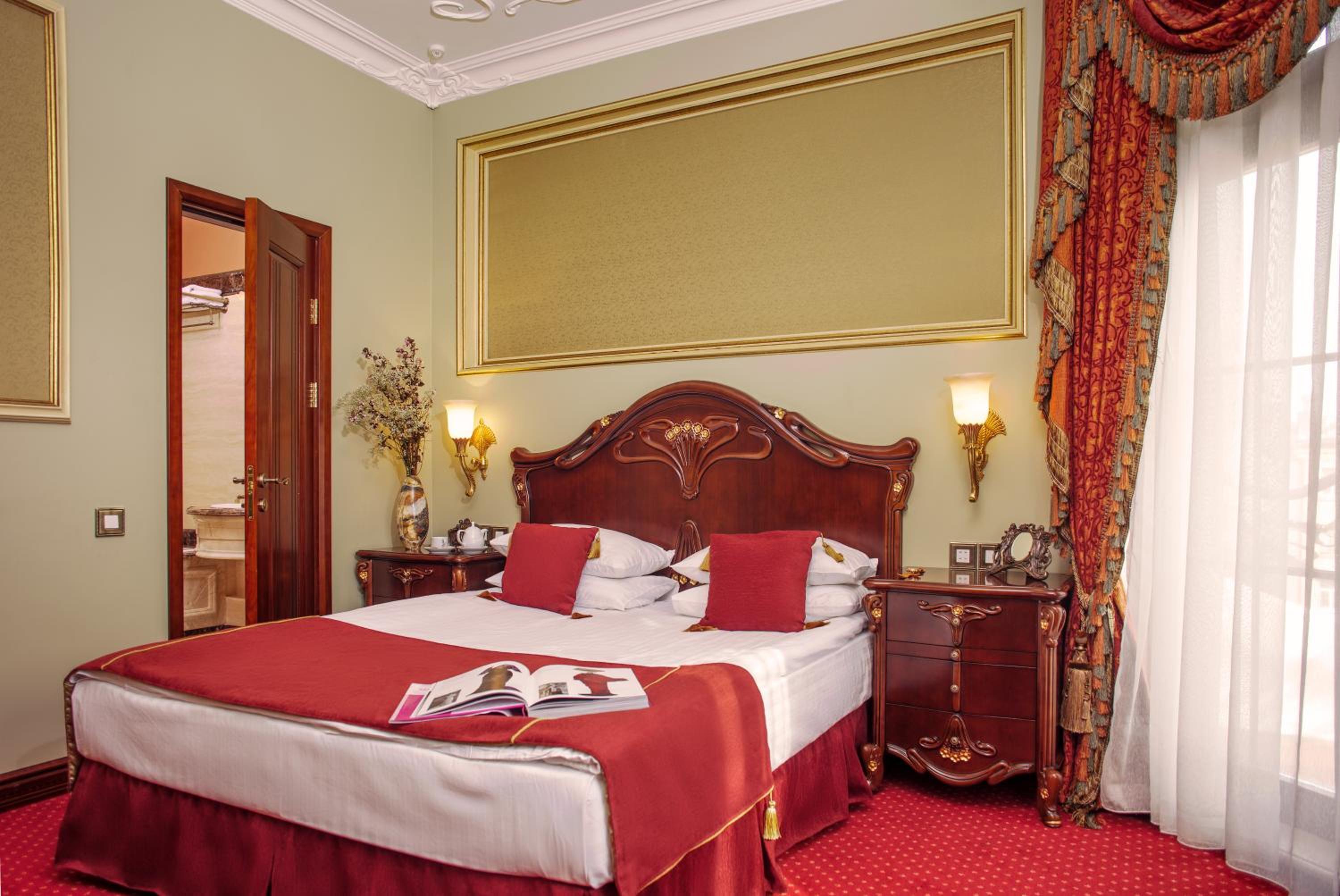 Deluxe Room - Photo 2