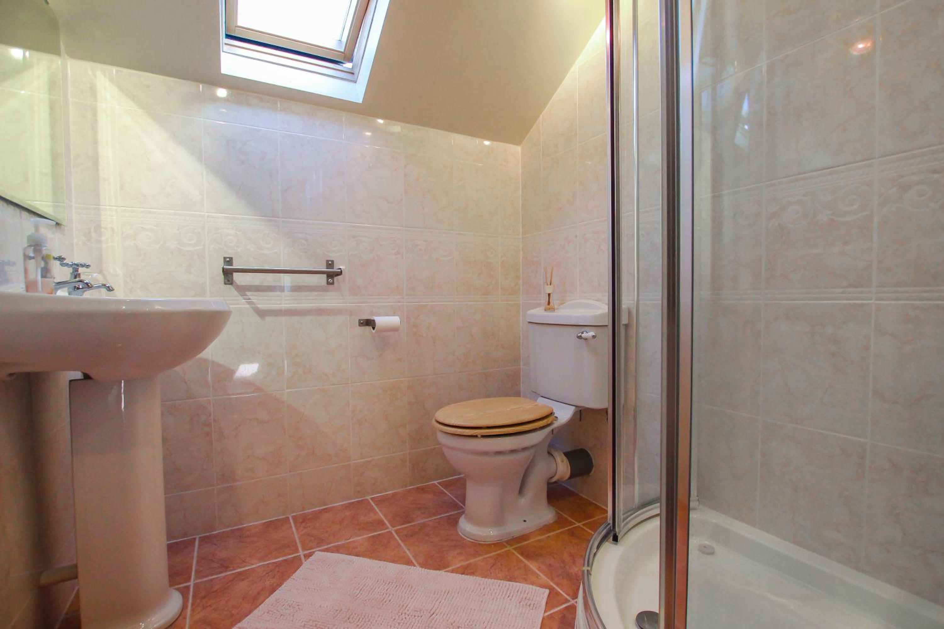 Single Room with Private Bathroom photo 3
