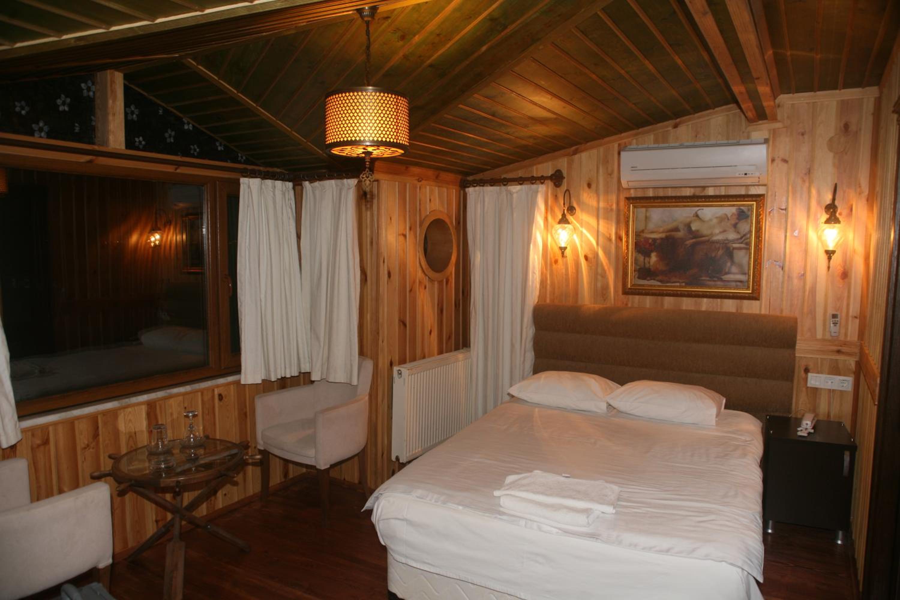 Standard Double or Twin Room photo 2