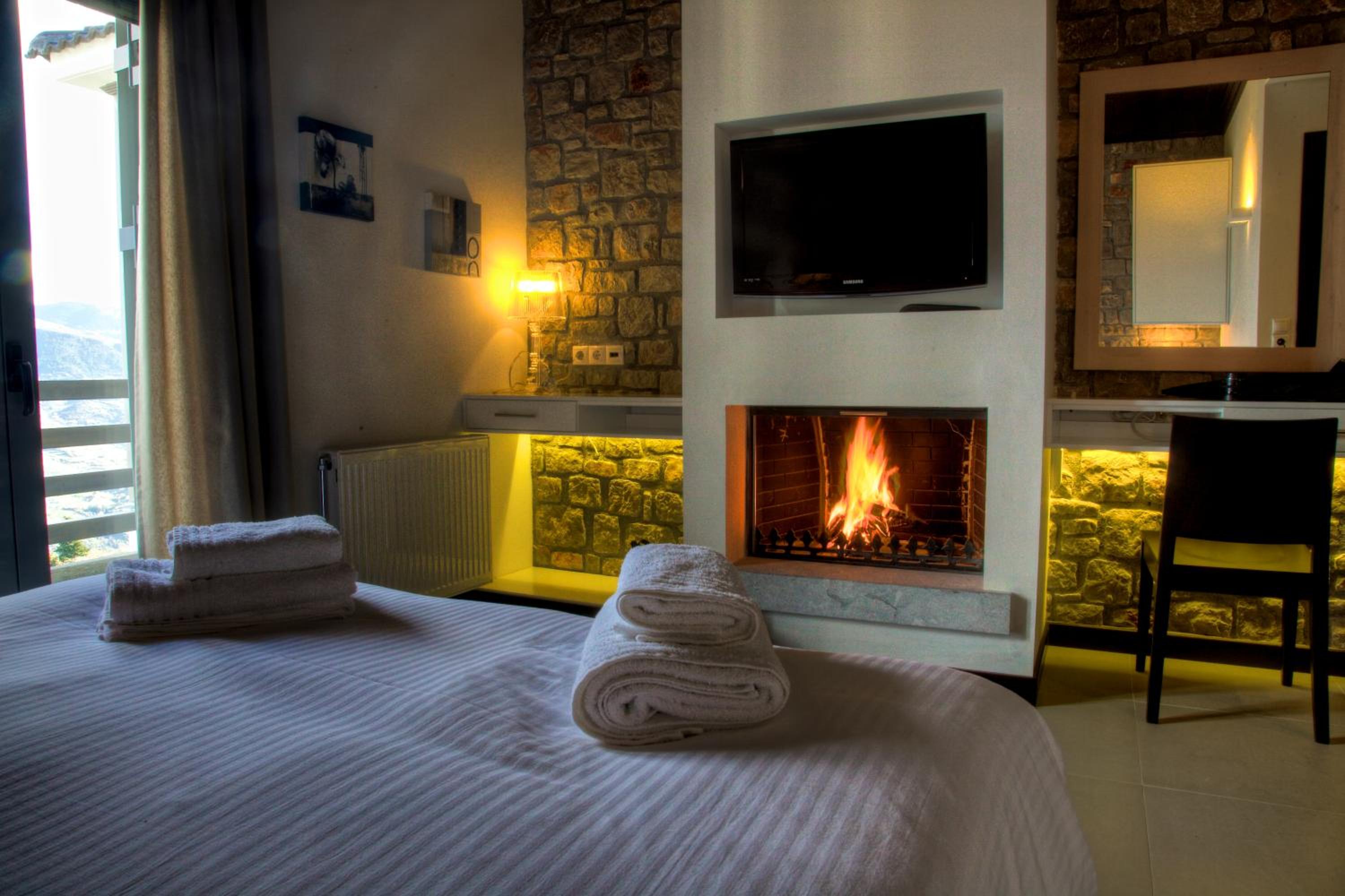 Deluxe Double Room with Fireplace photo 1