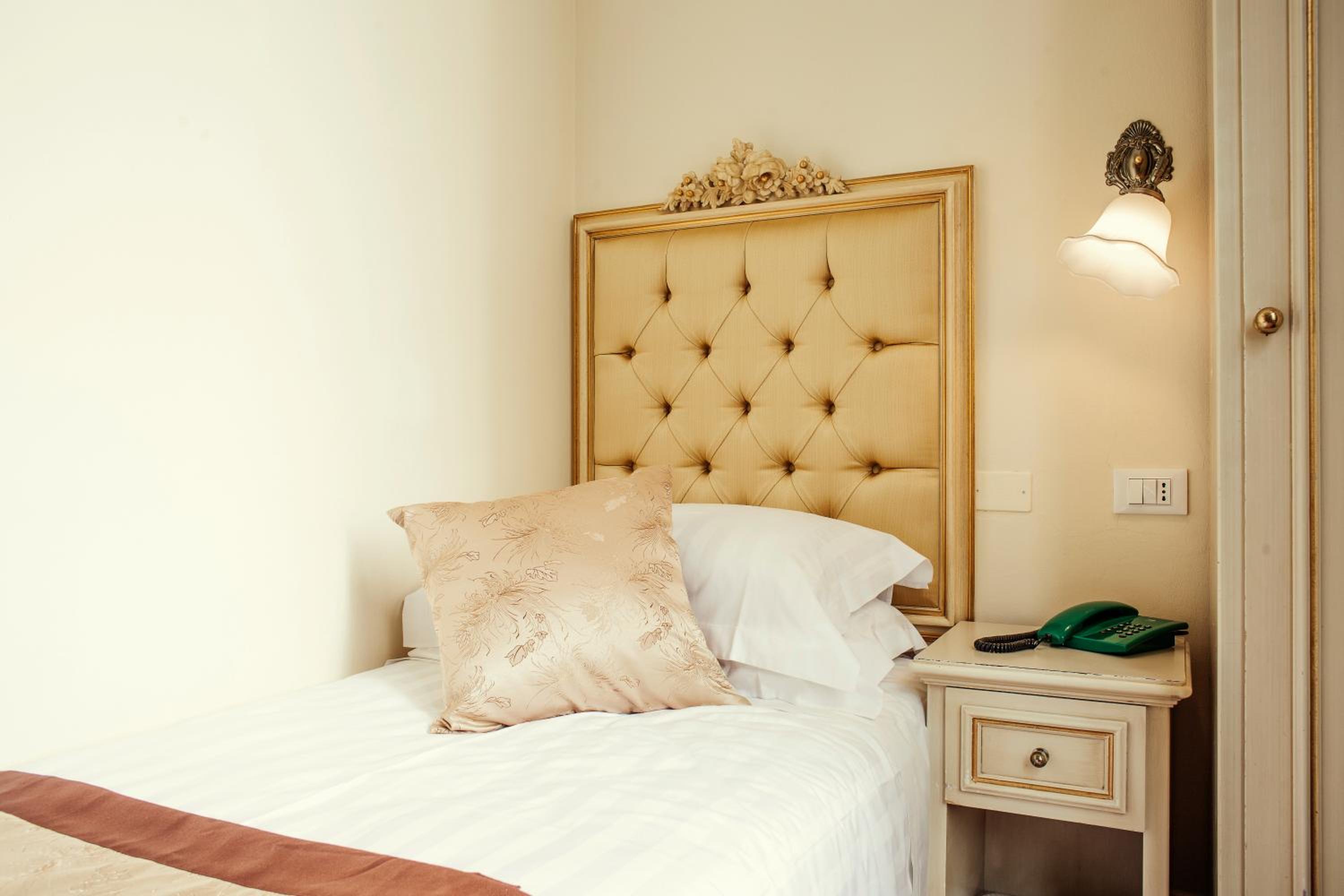 Superior Single Room photo 3