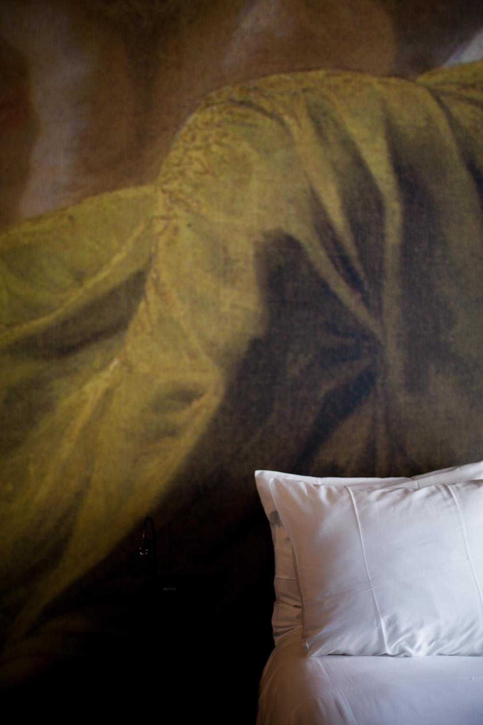 Deluxe Double Room with bath and Cathedral View - Photo 10