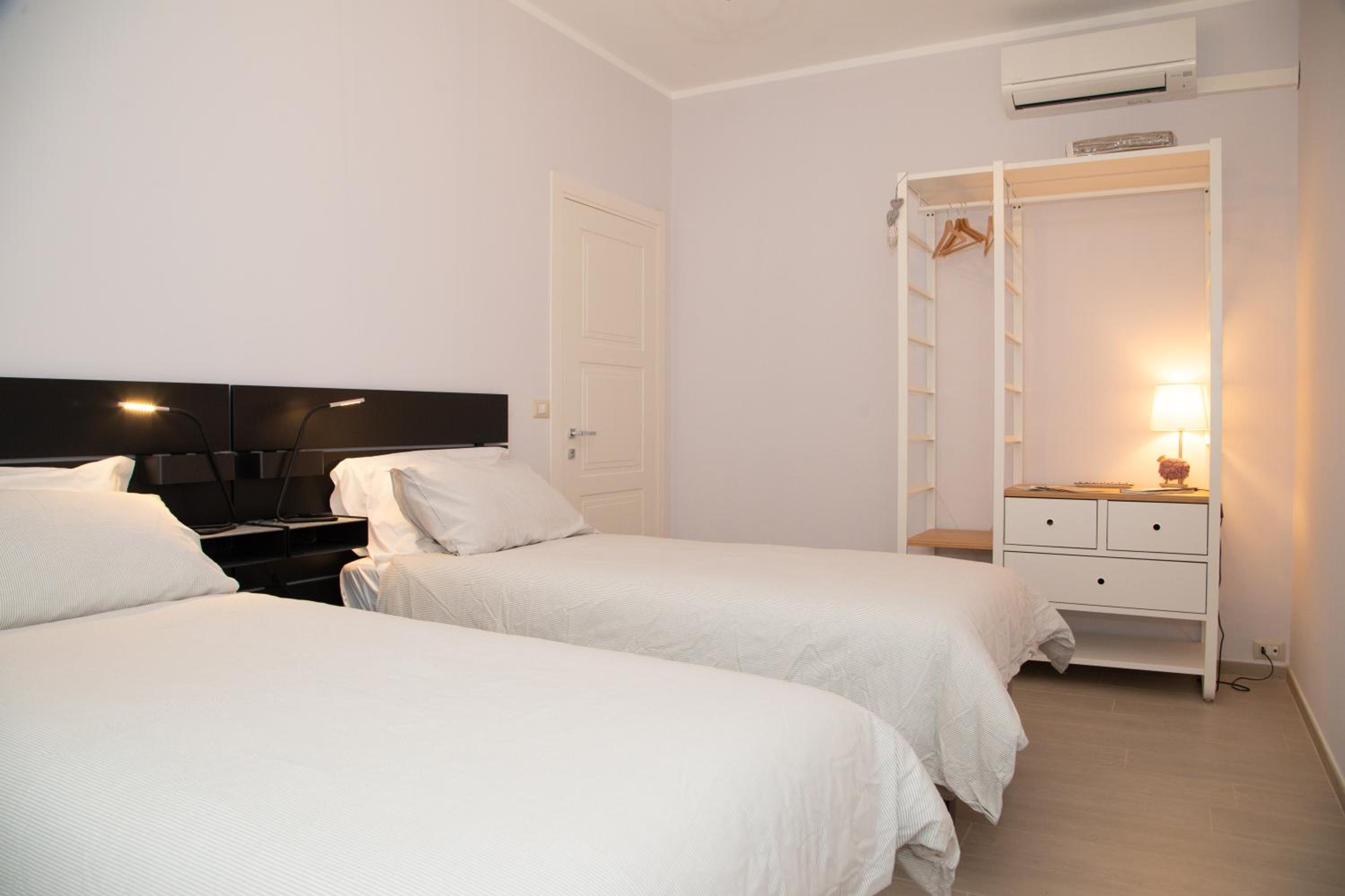 Standard Double or Twin Room - Photo 7